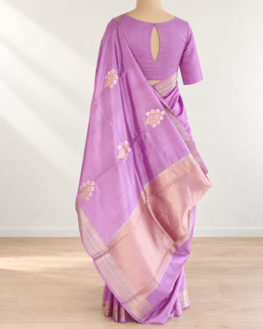 Lavender Soft Katan Banarasi saree pallu detail