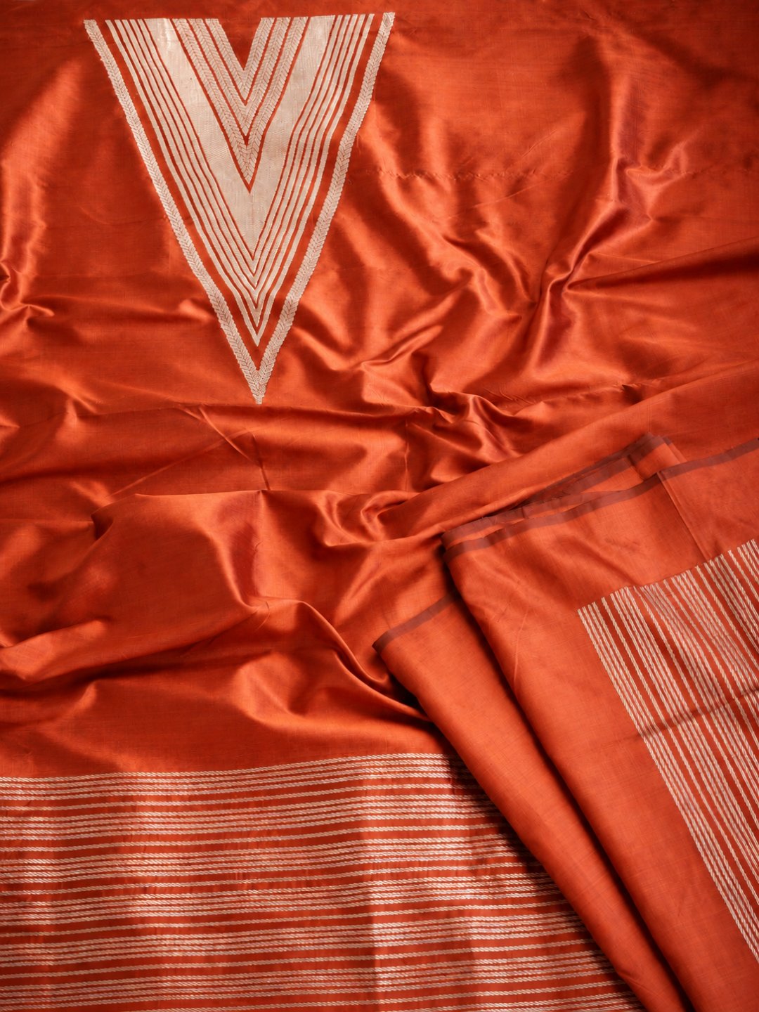 Rust orange with silver-toned detailing Katan Silk Banarasi suit dupatta detail