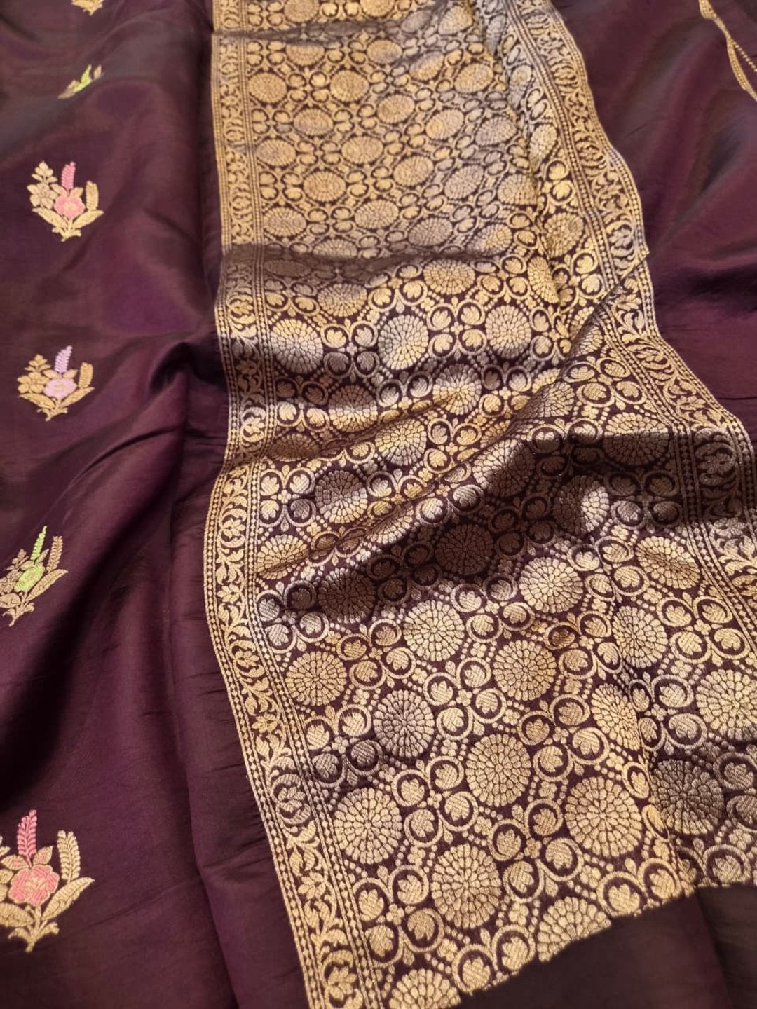 Deep Maroon Katan Silk Banarasi saree border closeup