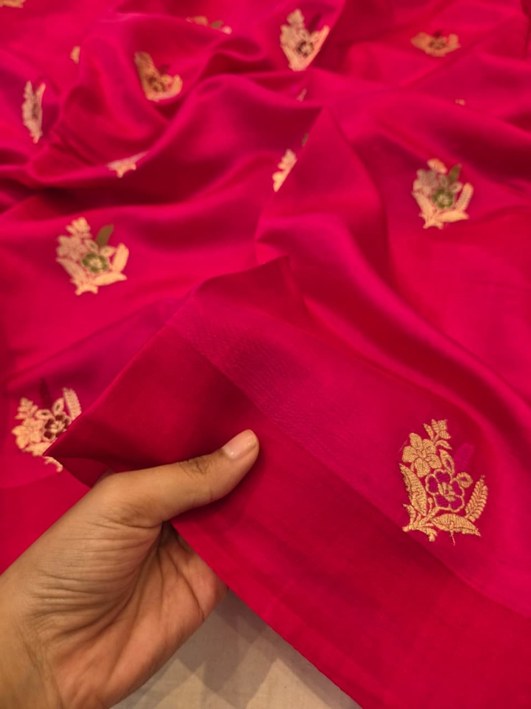 Royal Pink Katan Silk Banarasi saree border closeup