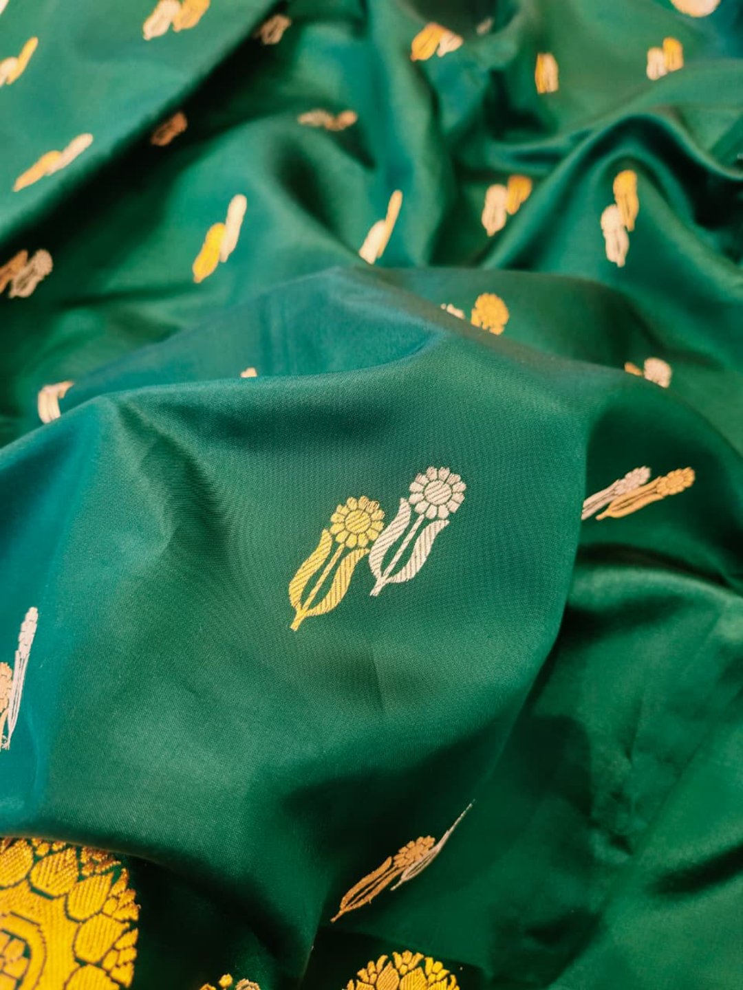Bottle Green Katan Silk Banarasi saree full spread