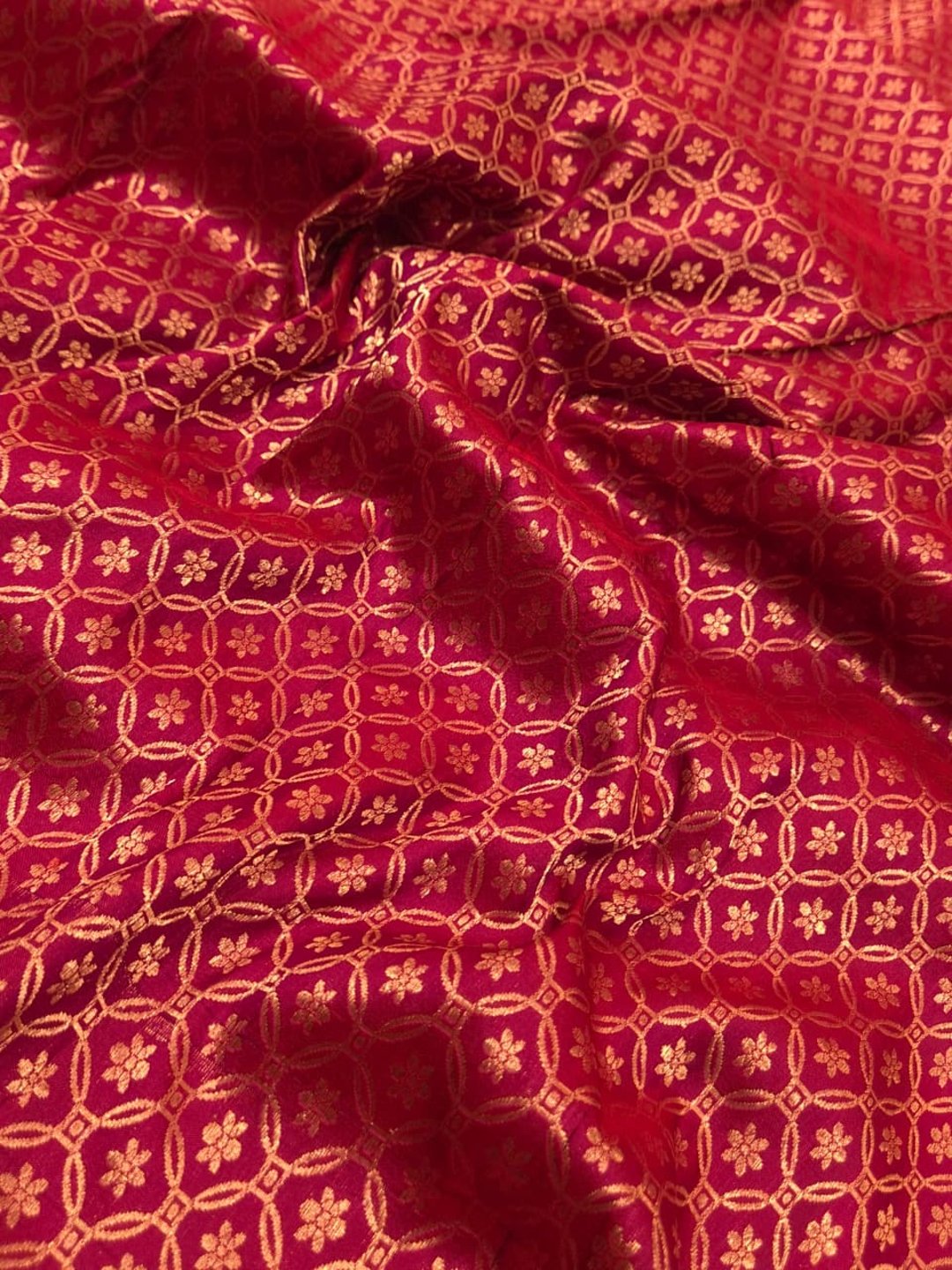 vibrant magenta-pink Katan Silk Banarasi saree full spread