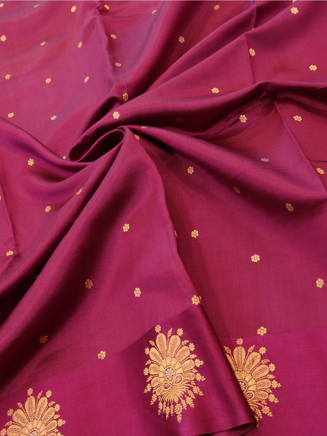 Dark Magenta Color Katan Silk Banarasi saree pallu detail