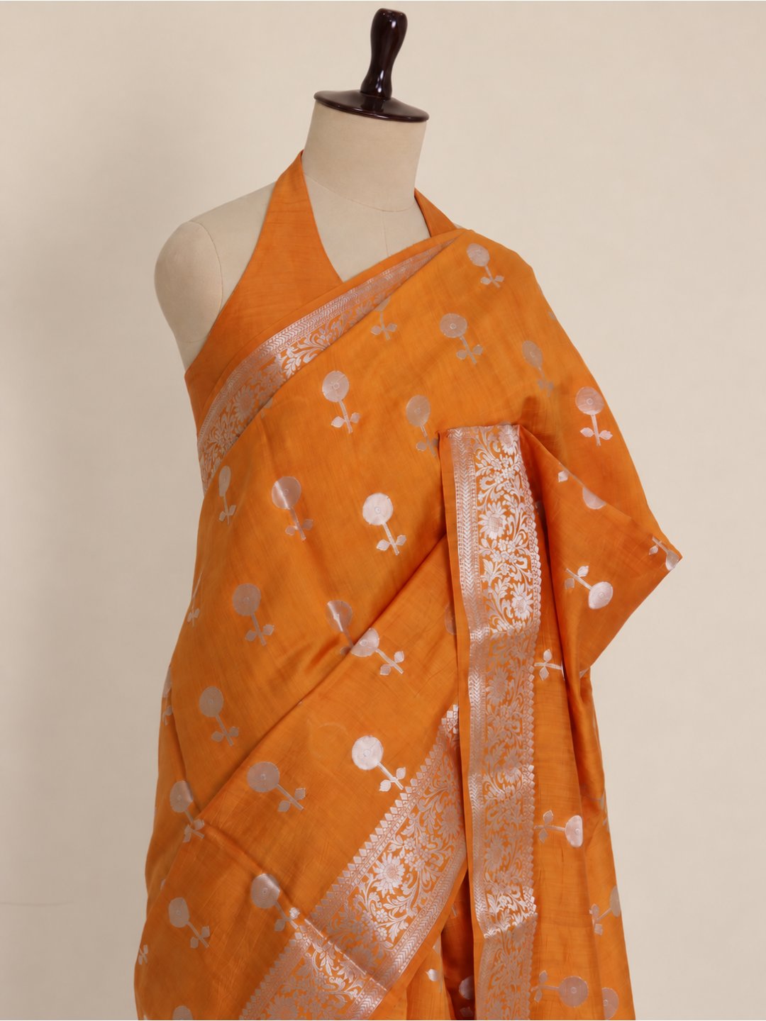 Orange with silver-toned zari detailing Chiniya Silk Banarasi saree pallu detail
