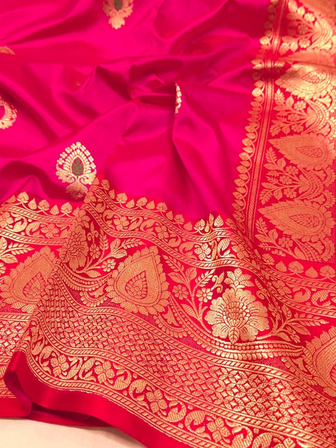 Dark Pink Katan Silk Banarasi saree pallu detail