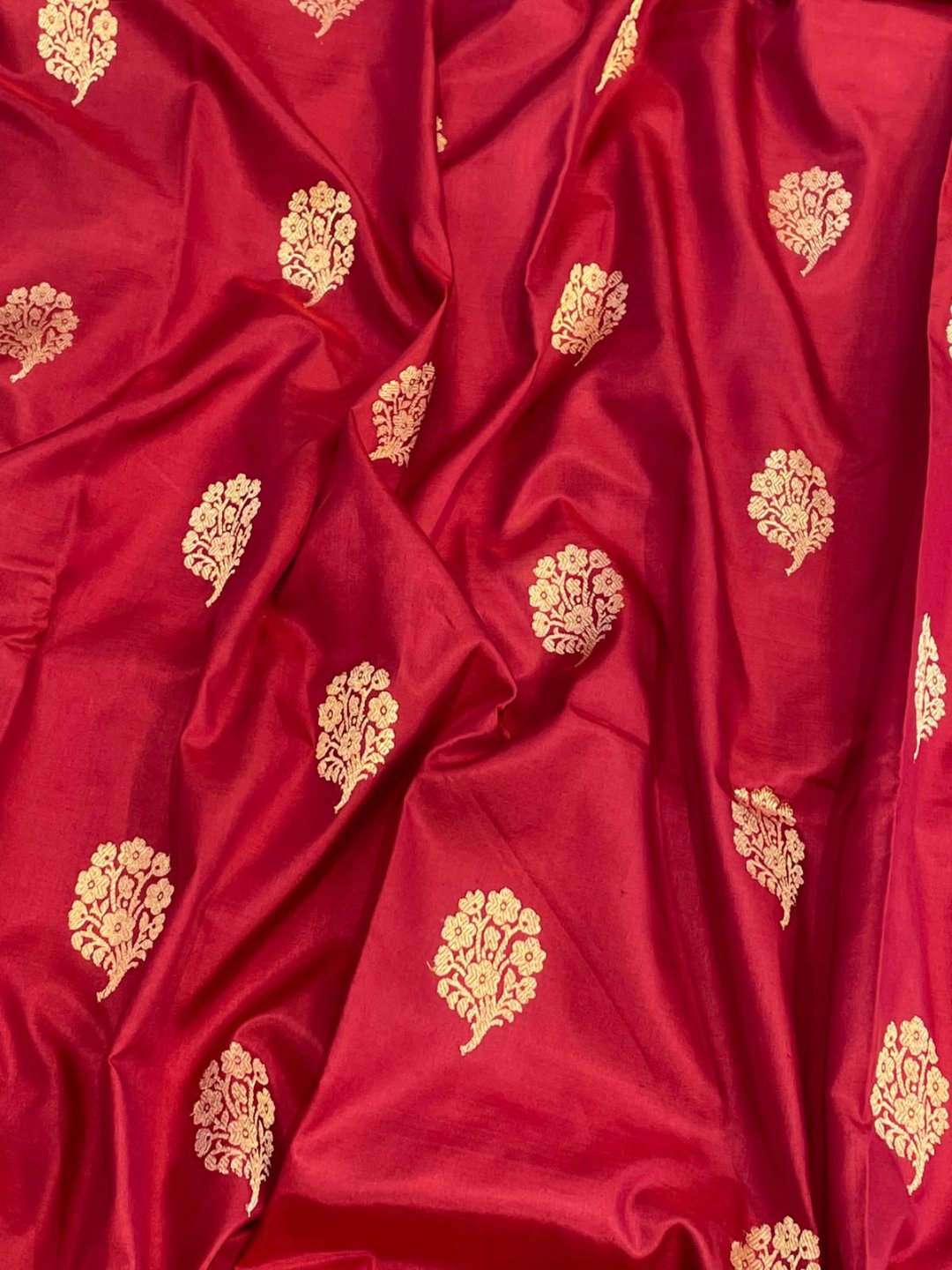 Maroon with dark red satin border Katan Silk Banarasi saree pallu detail
