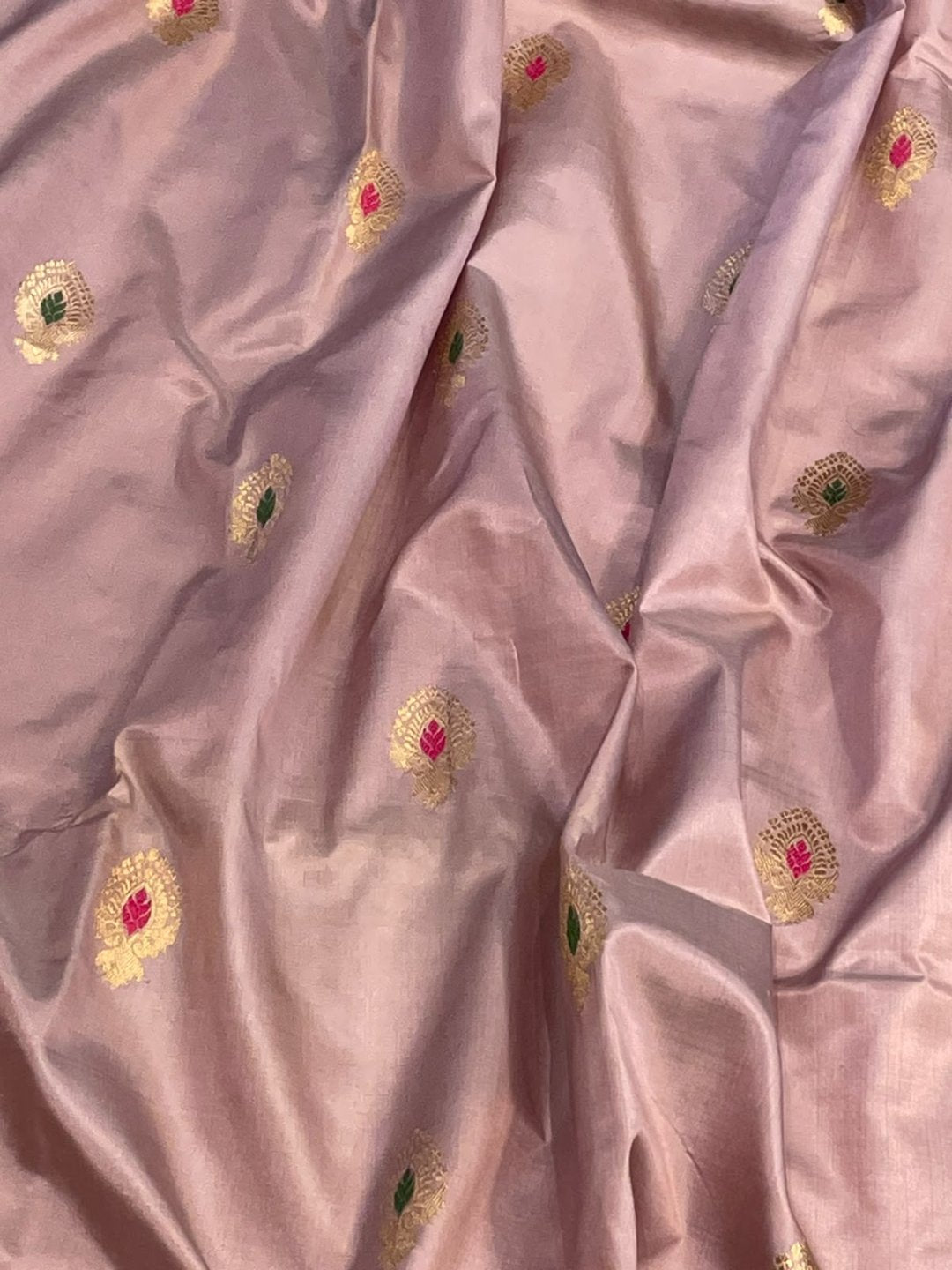 Onion pink with sea green border Katan Silk Banarasi saree border closeup