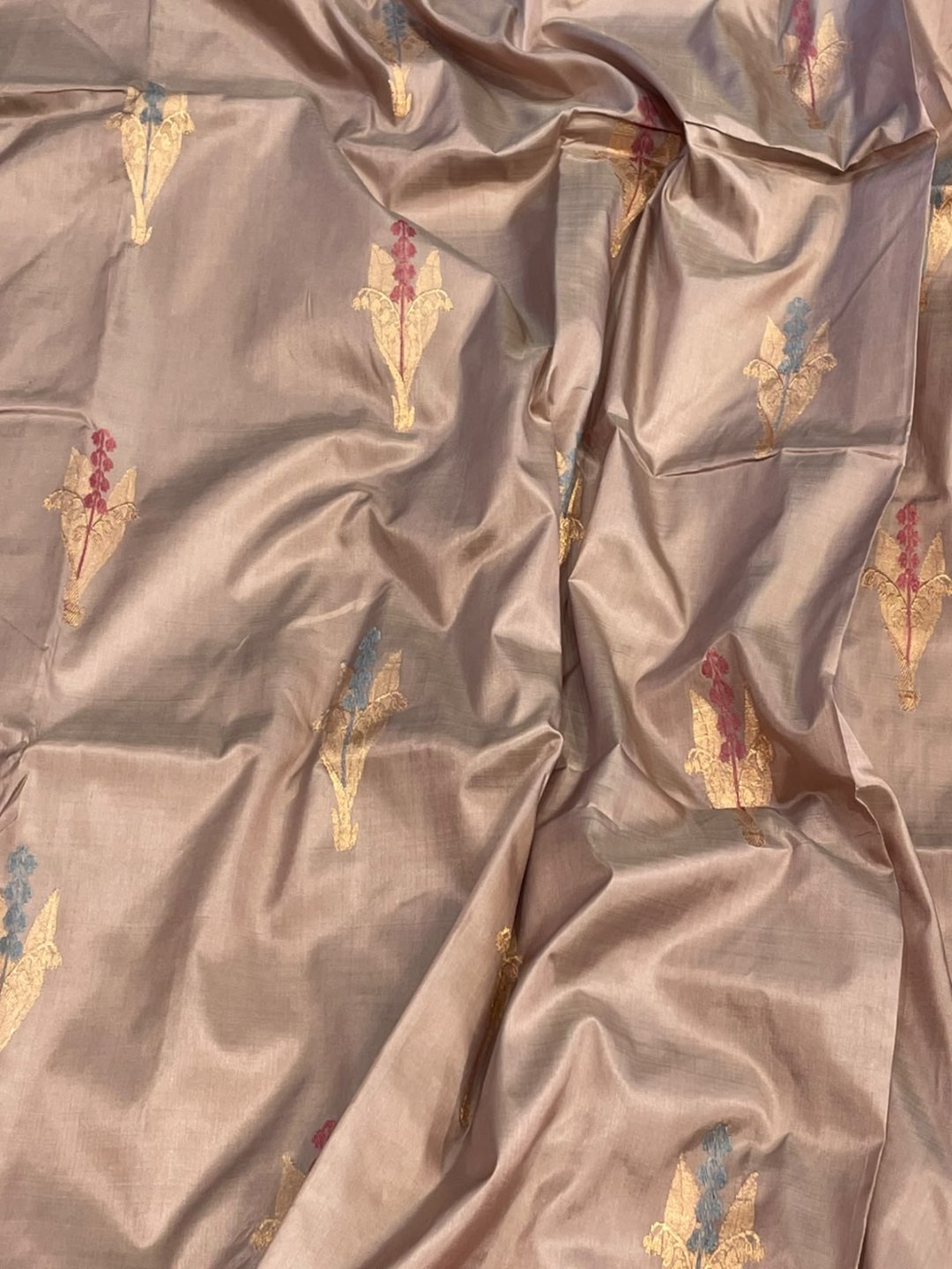 Onion pink with pink patta border Satin Silk Banarasi saree border closeup