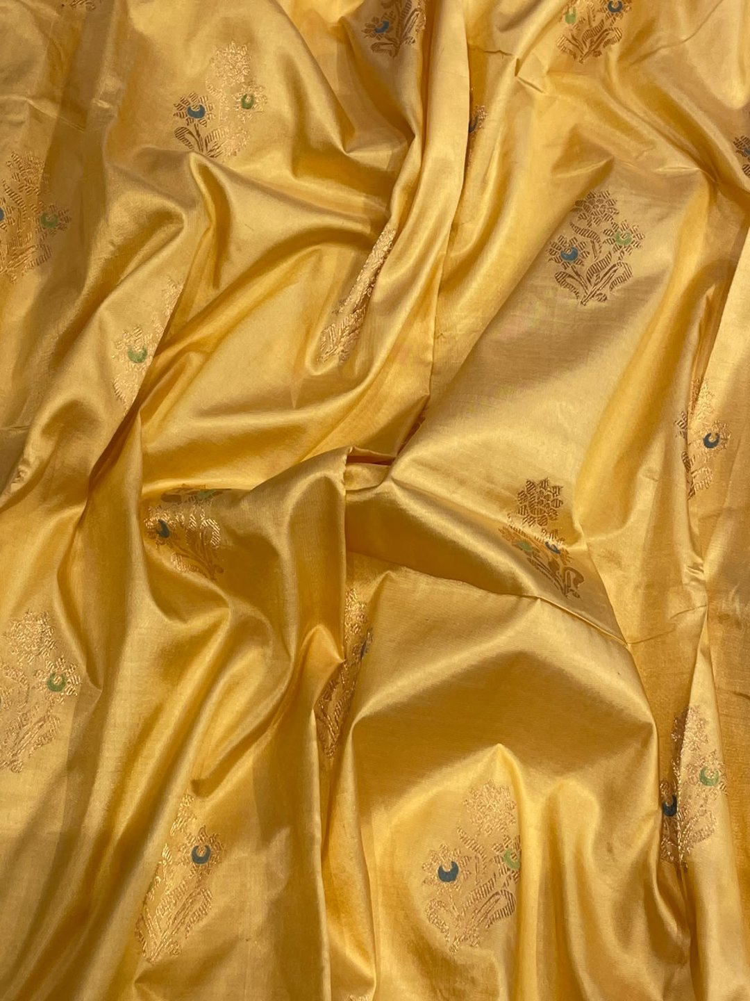 Light yellow with grey patta border Satin Silk Banarasi saree pallu detail