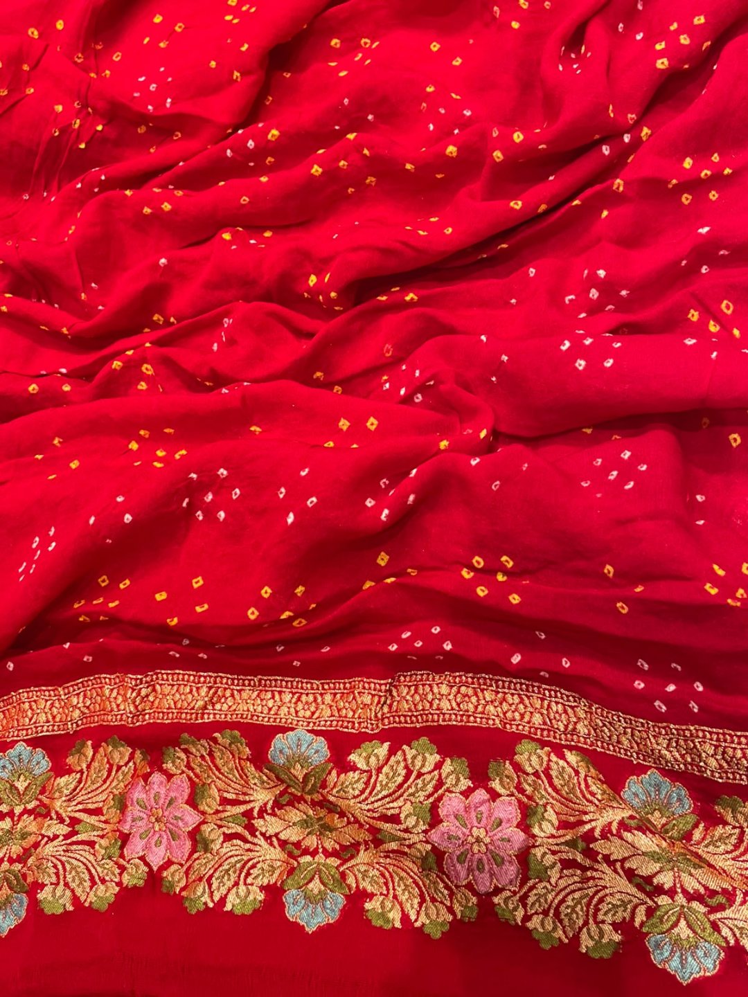 Dark. pink with red border Bandhani Banarasi saree full spread