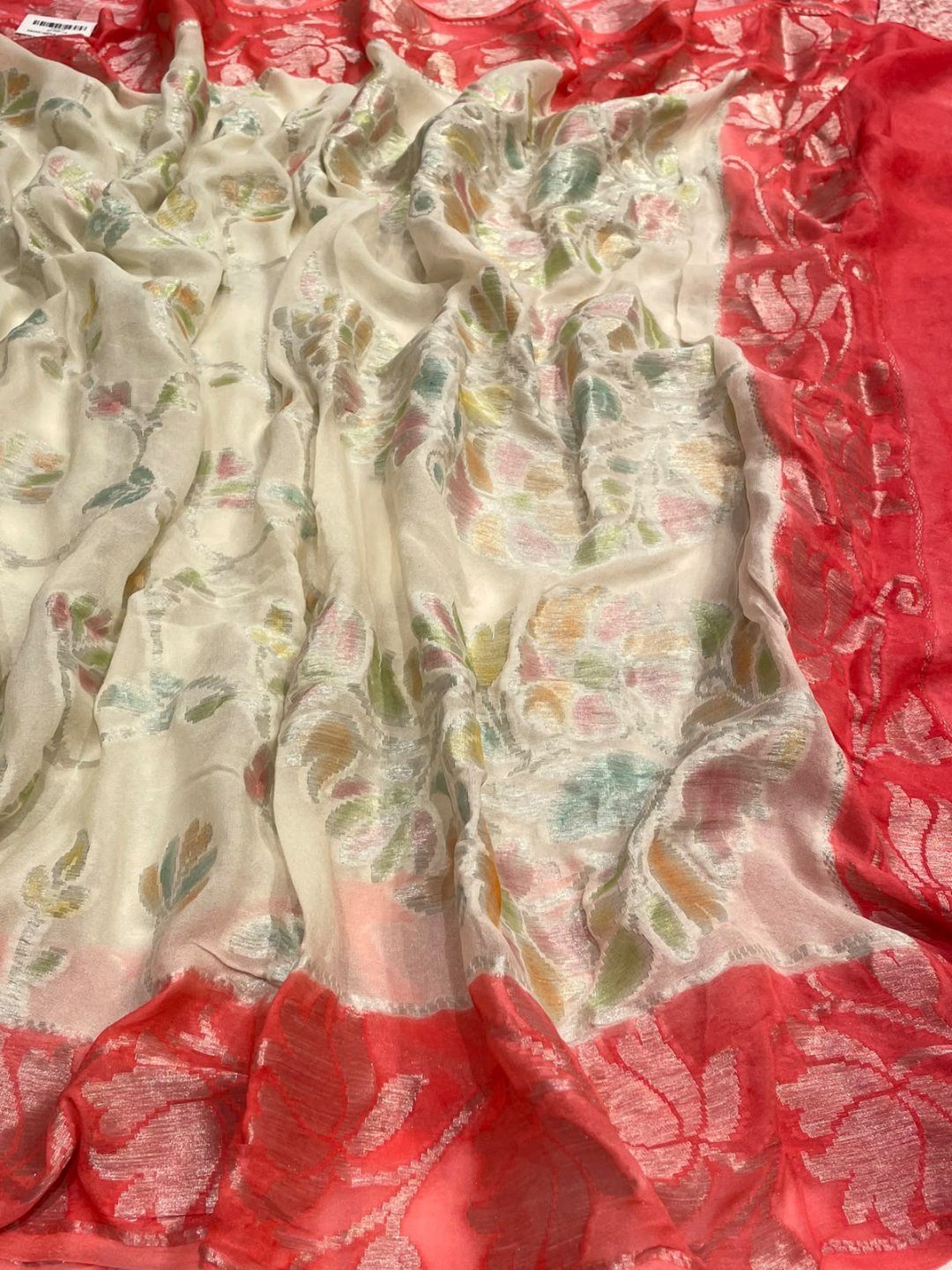 Off white Chiffon Banarasi saree border closeup