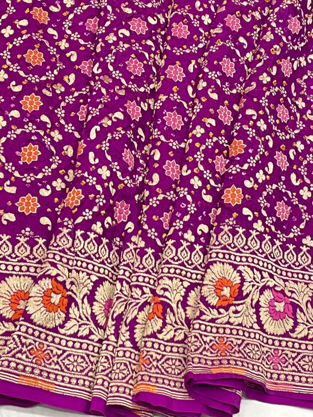 Red With Orange Tone Bandhani Banarasi saree pallu detail