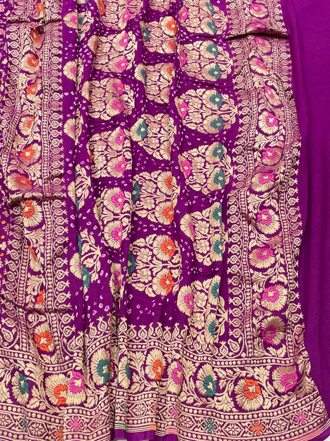 Red With Orange Tone Bandhani Banarasi saree border closeup