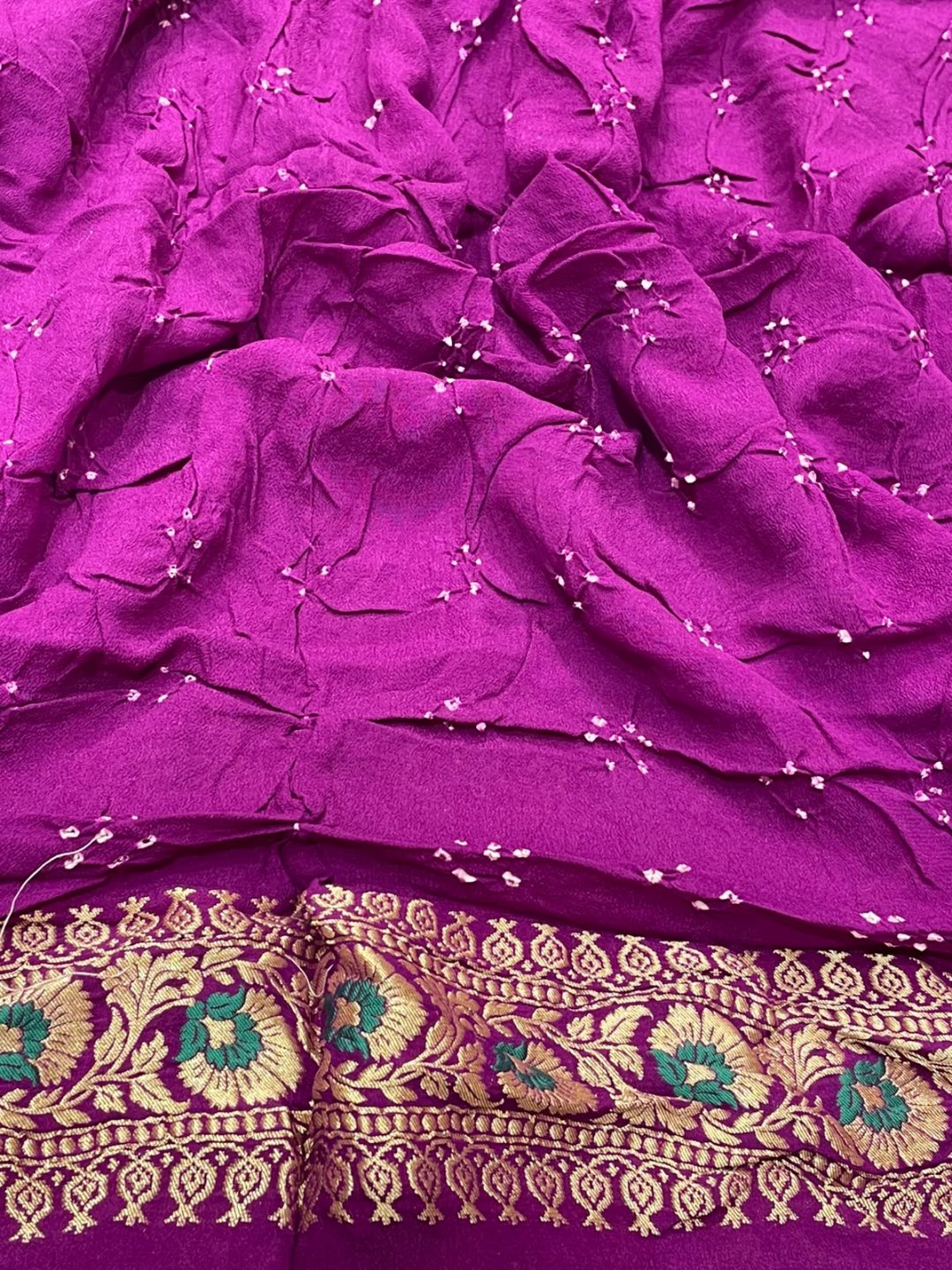 Red With Orange Tone Bandhani Banarasi saree full spread