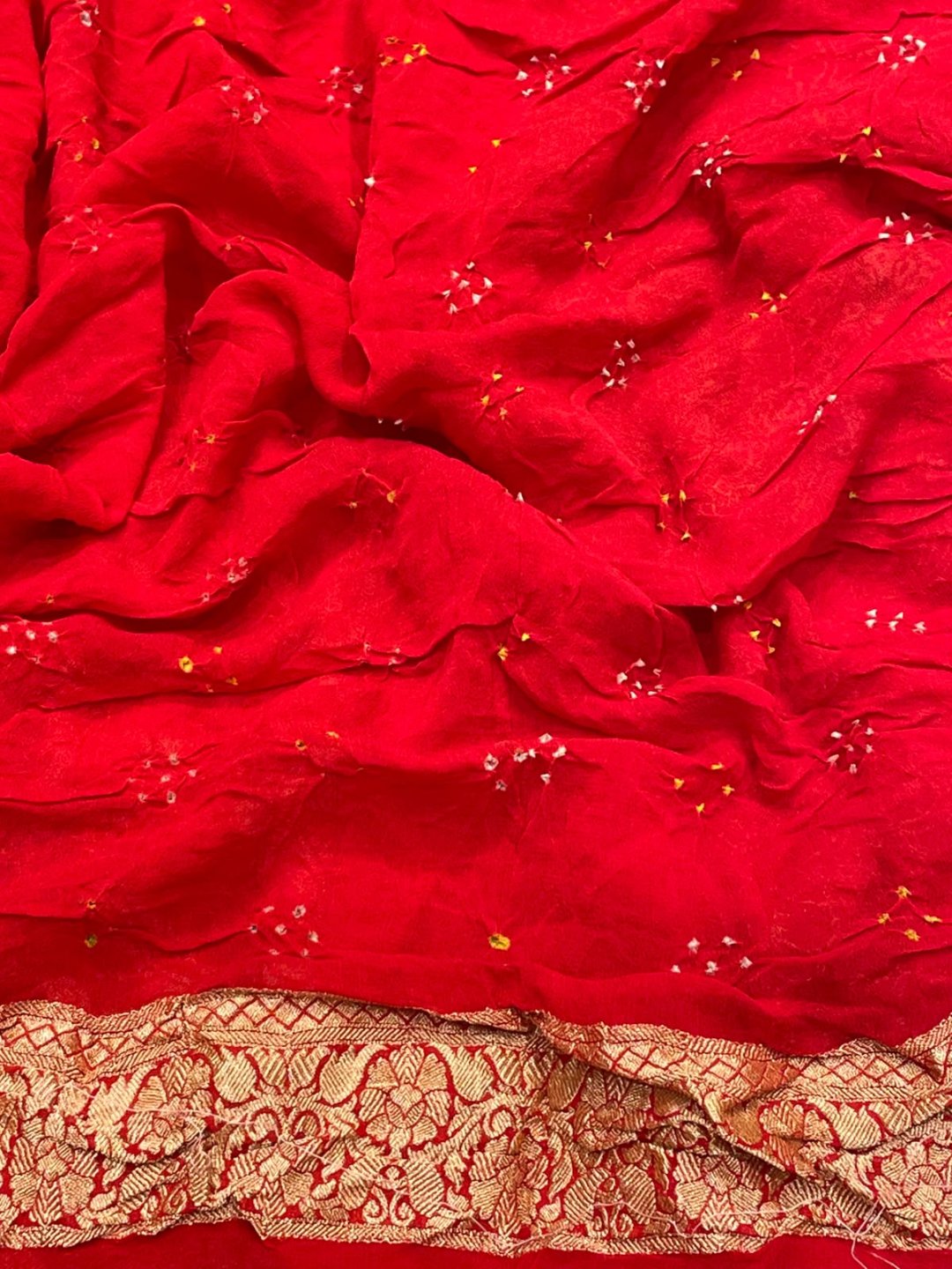 Dark Red with Orange multicolor floral work Bandhani Banarasi saree texture detail