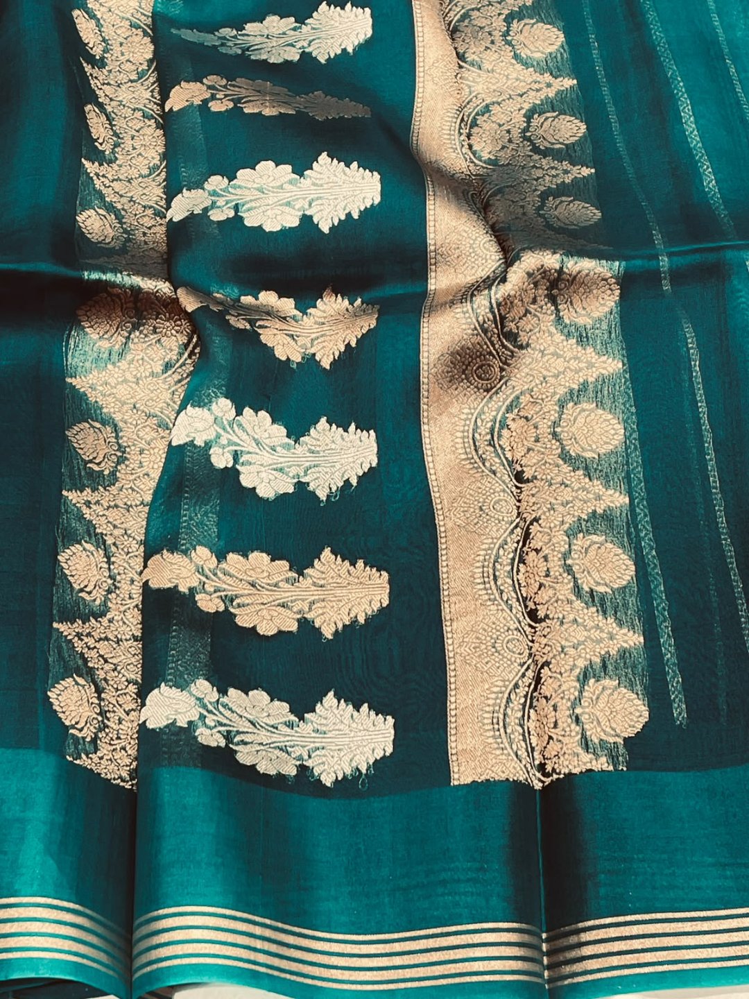 Rama Green Kora Silk Banarasi saree border closeup