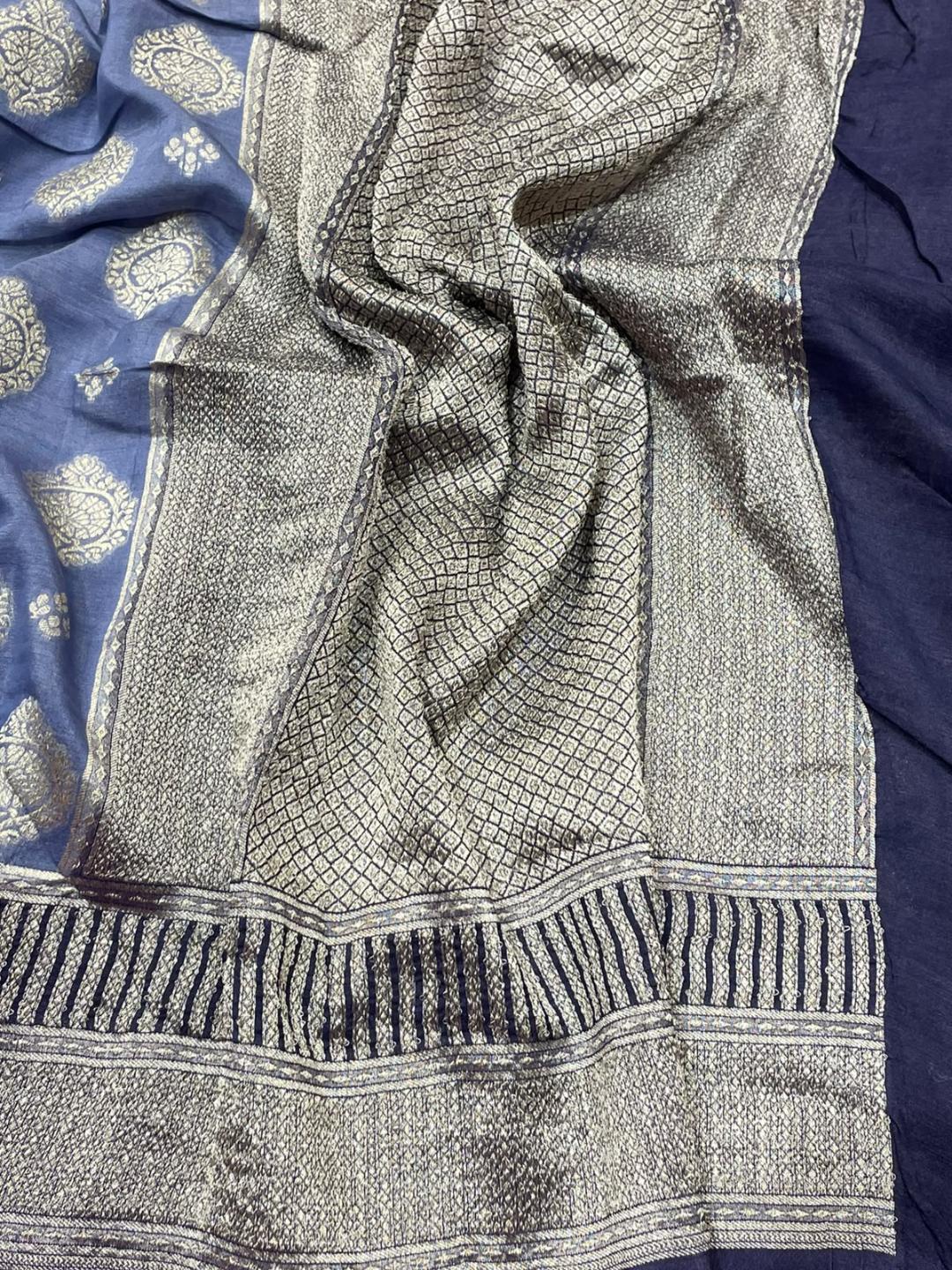 Light Blue Mashru silk Banarasi saree pallu detail