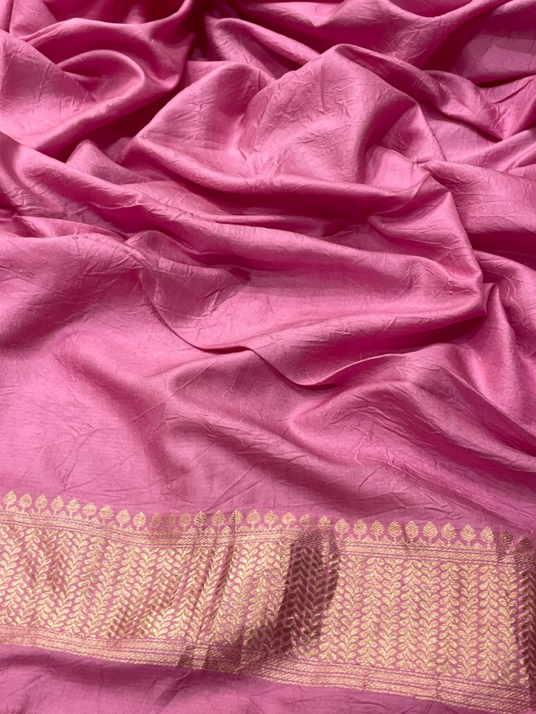 Pink Katan Silk Banarasi saree full spread