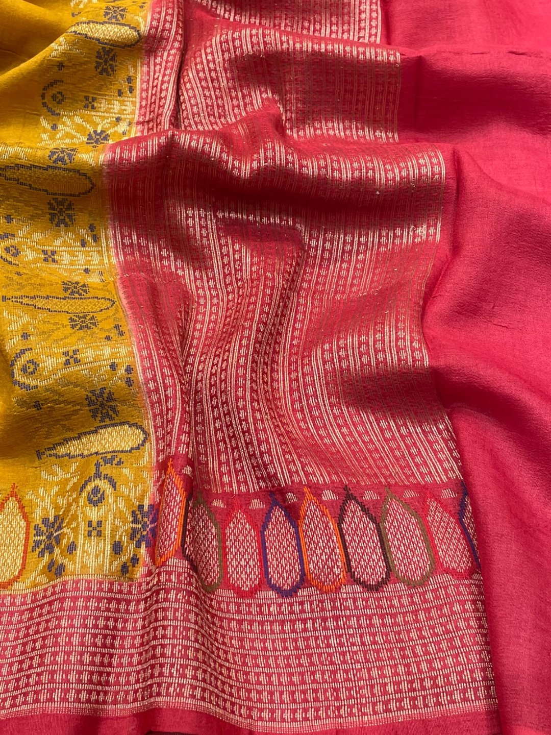 Musturd yello with Red border Tussar Silk Banarasi saree pallu detail