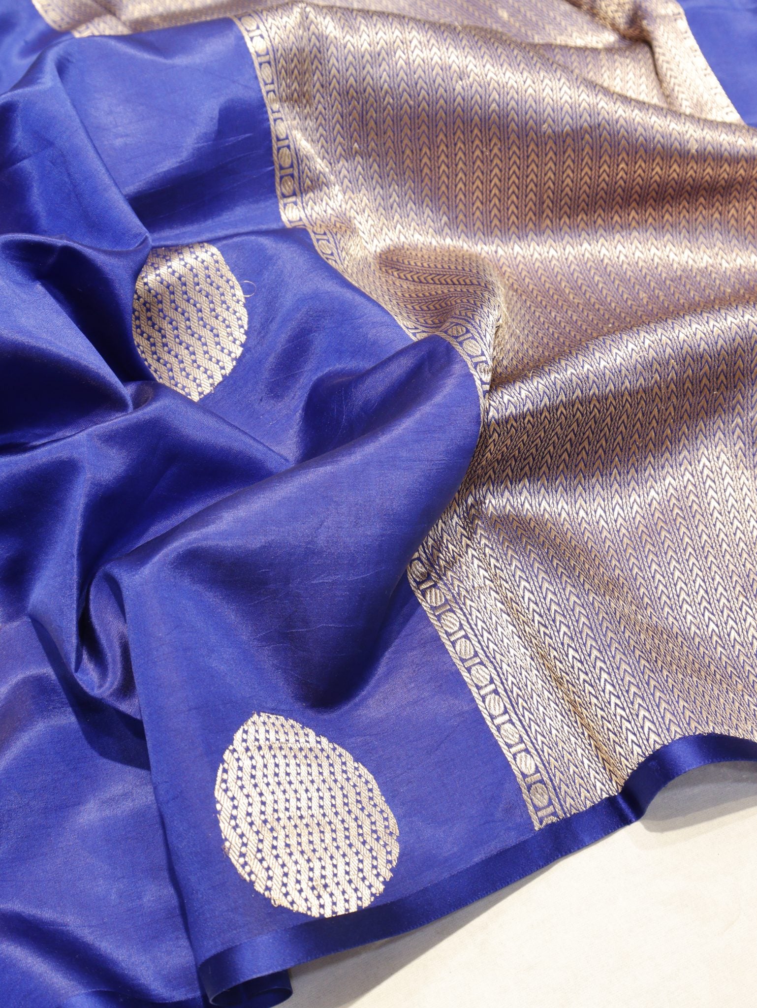 Royal Blue Soft Katan Banarasi saree pallu detail – Hikayat Banaras