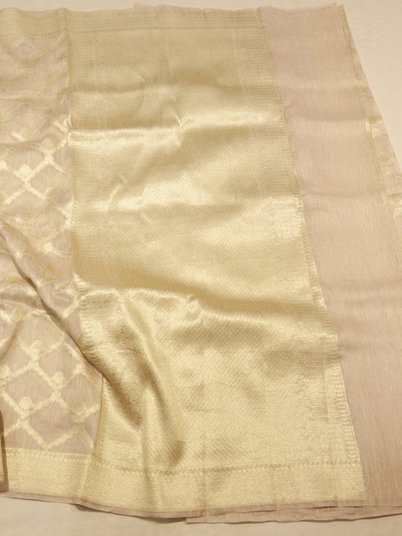 Beige Katan Silk Banarasi saree full spread – Hikayat Banaras