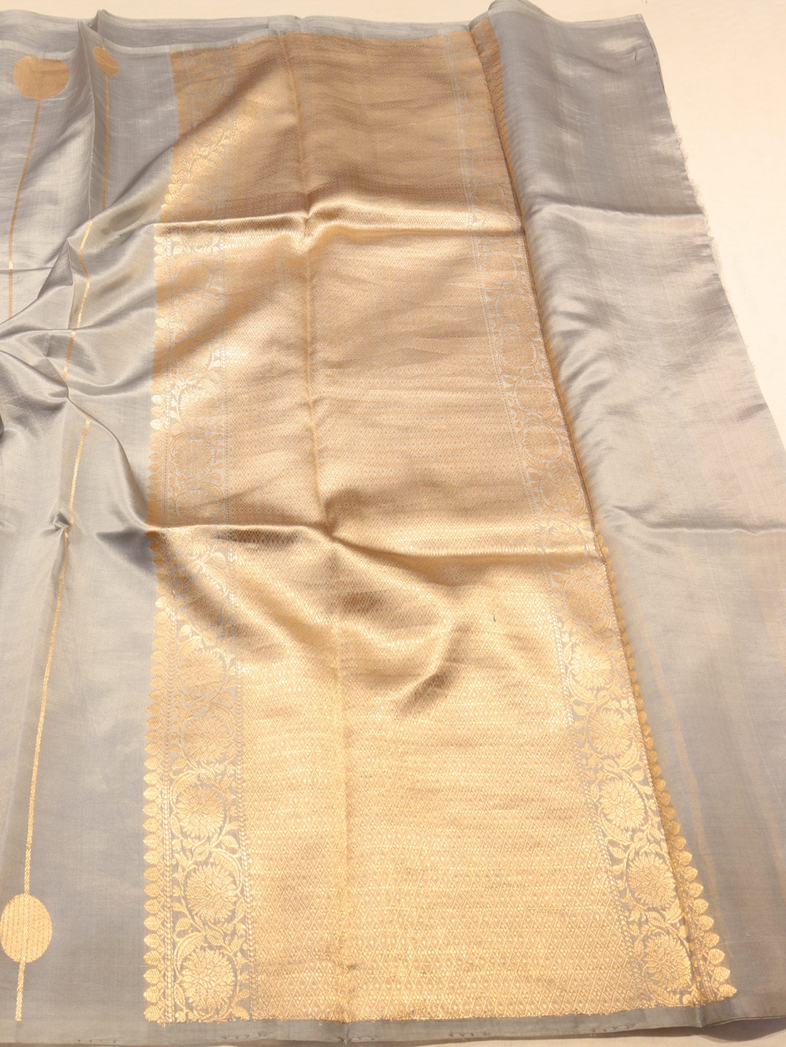 Grey Soft Katan Banarasi saree full spread – Hikayat Banaras