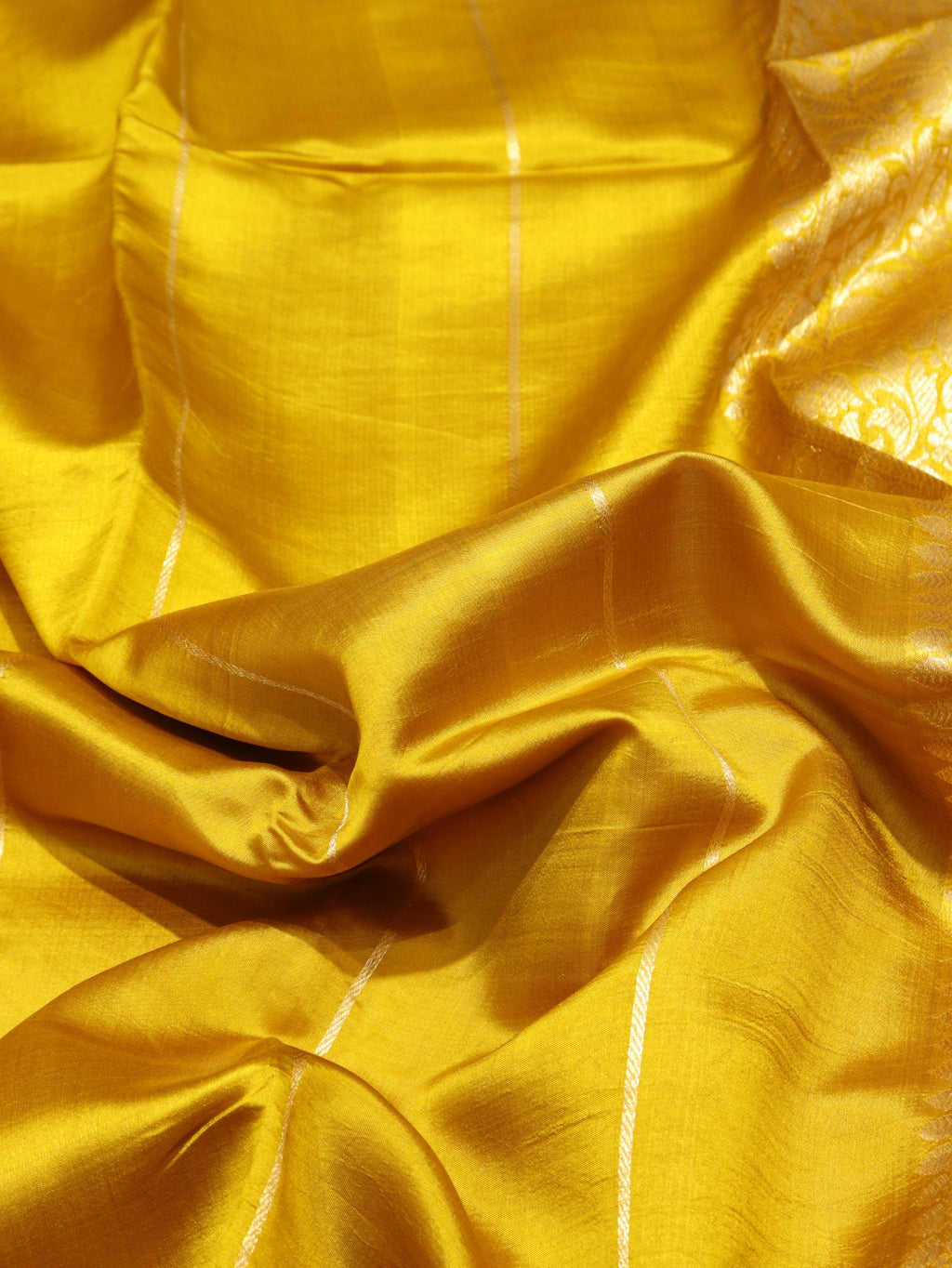 Yellow Soft Katan Banarasi saree pallu detail – Hikayat Banaras
