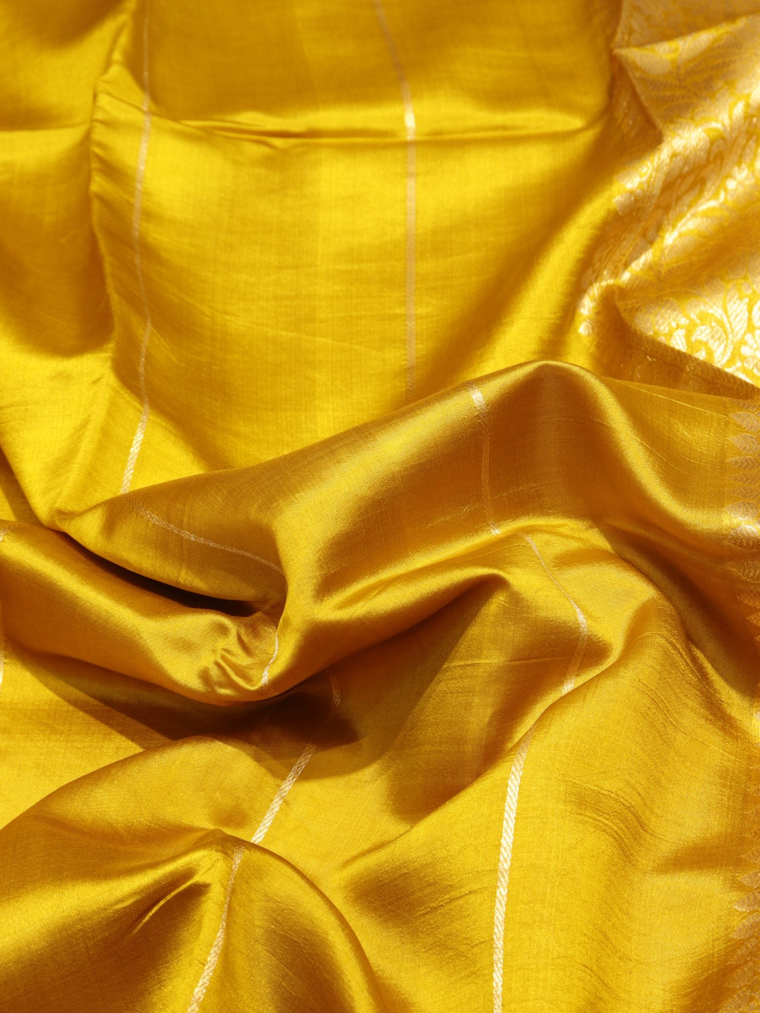 Yellow Soft Katan Banarasi saree pallu detail – Hikayat Banaras