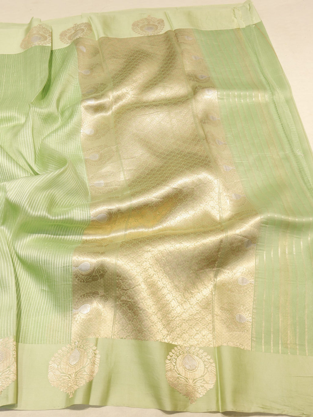 Green Kora Silk Banarasi saree full spread – Hikayat Banaras