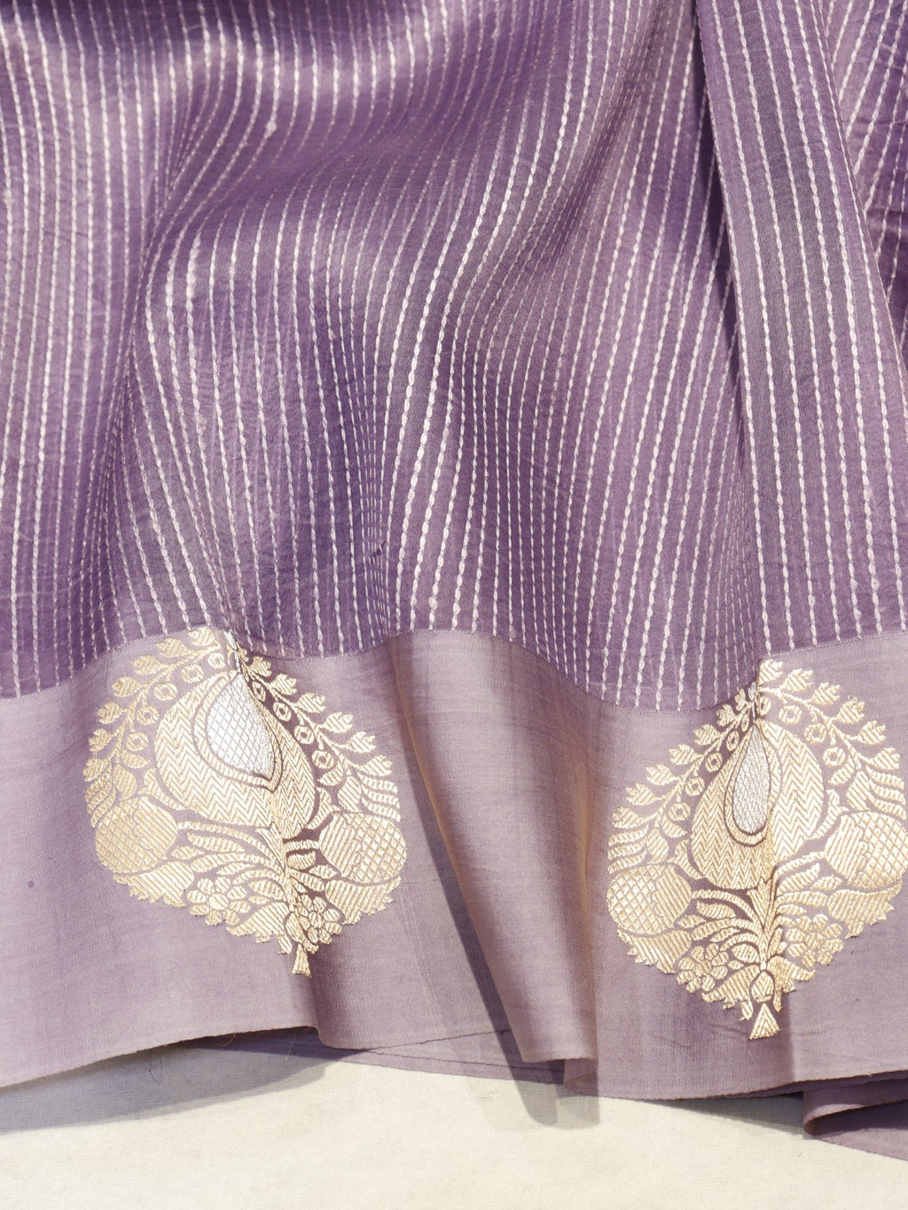 Purple Kora Silk Banarasi saree border closeup – Hikayat Banaras