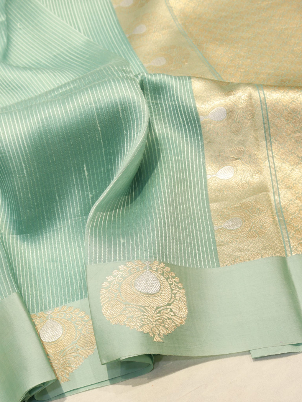 Mint Kora Silk Banarasi saree pallu detail – Hikayat Banaras