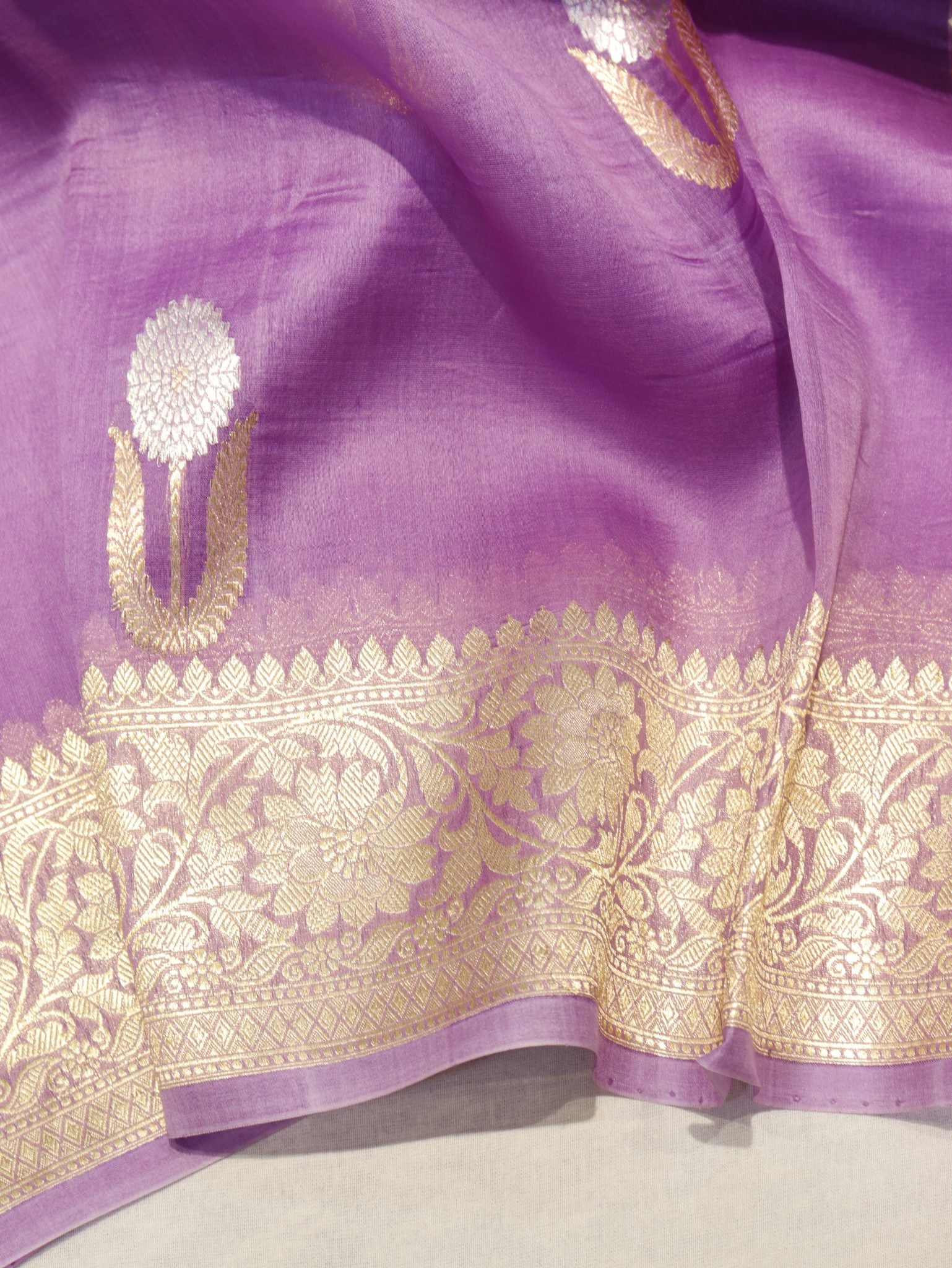 Lavender Kora Silk Banarasi saree border closeup – Hikayat Banaras
