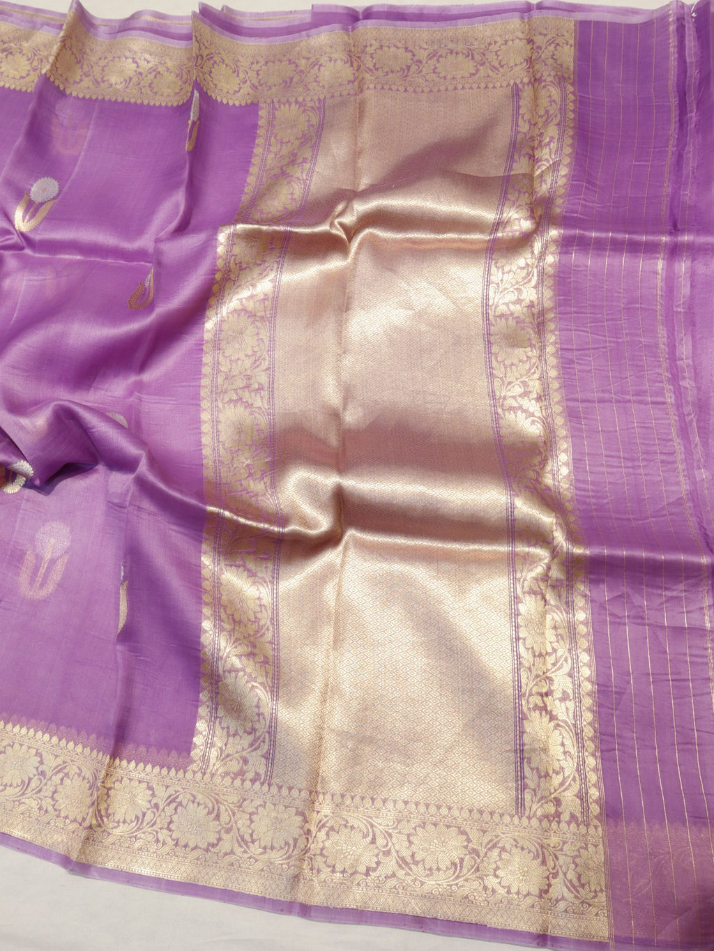 Lavender Kora Silk Banarasi saree texture detail – Hikayat Banaras