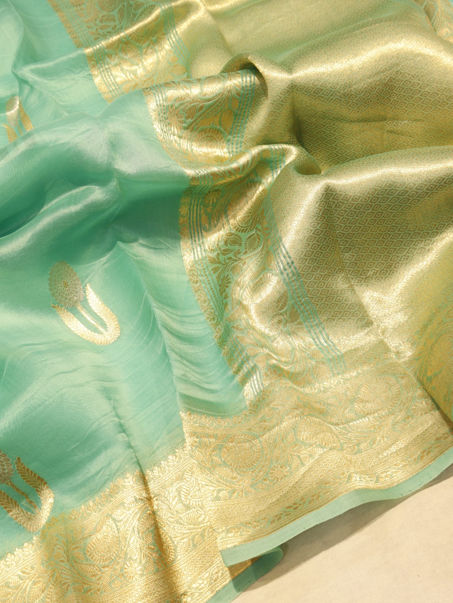 Aquamarine Kora Silk Banarasi saree border closeup – Hikayat Banaras