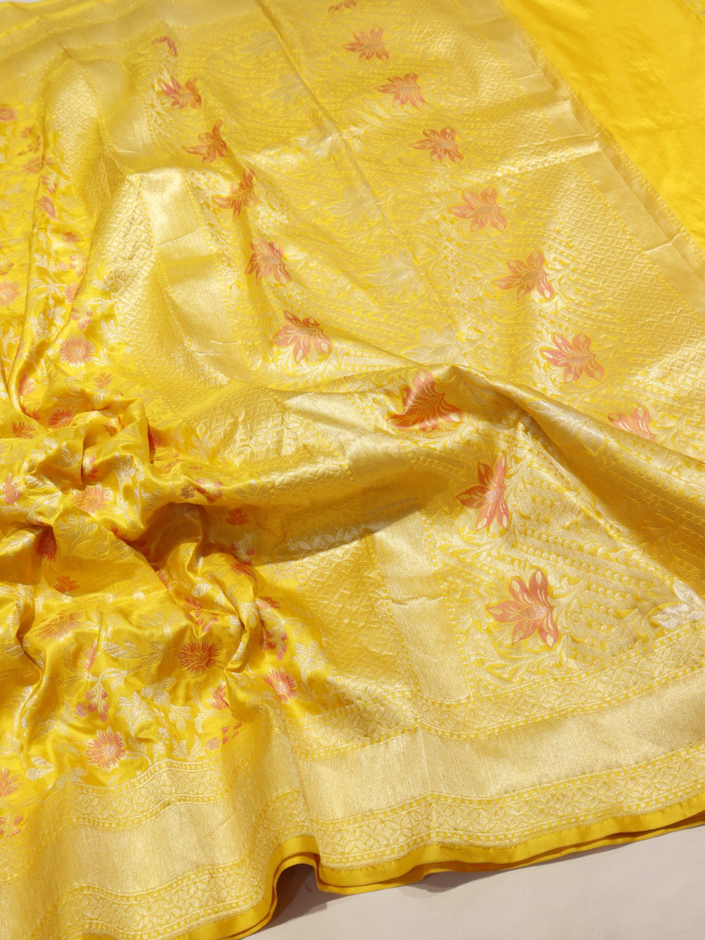 Yellow Katan Silk Banarasi saree pallu detail – Hikayat Banaras