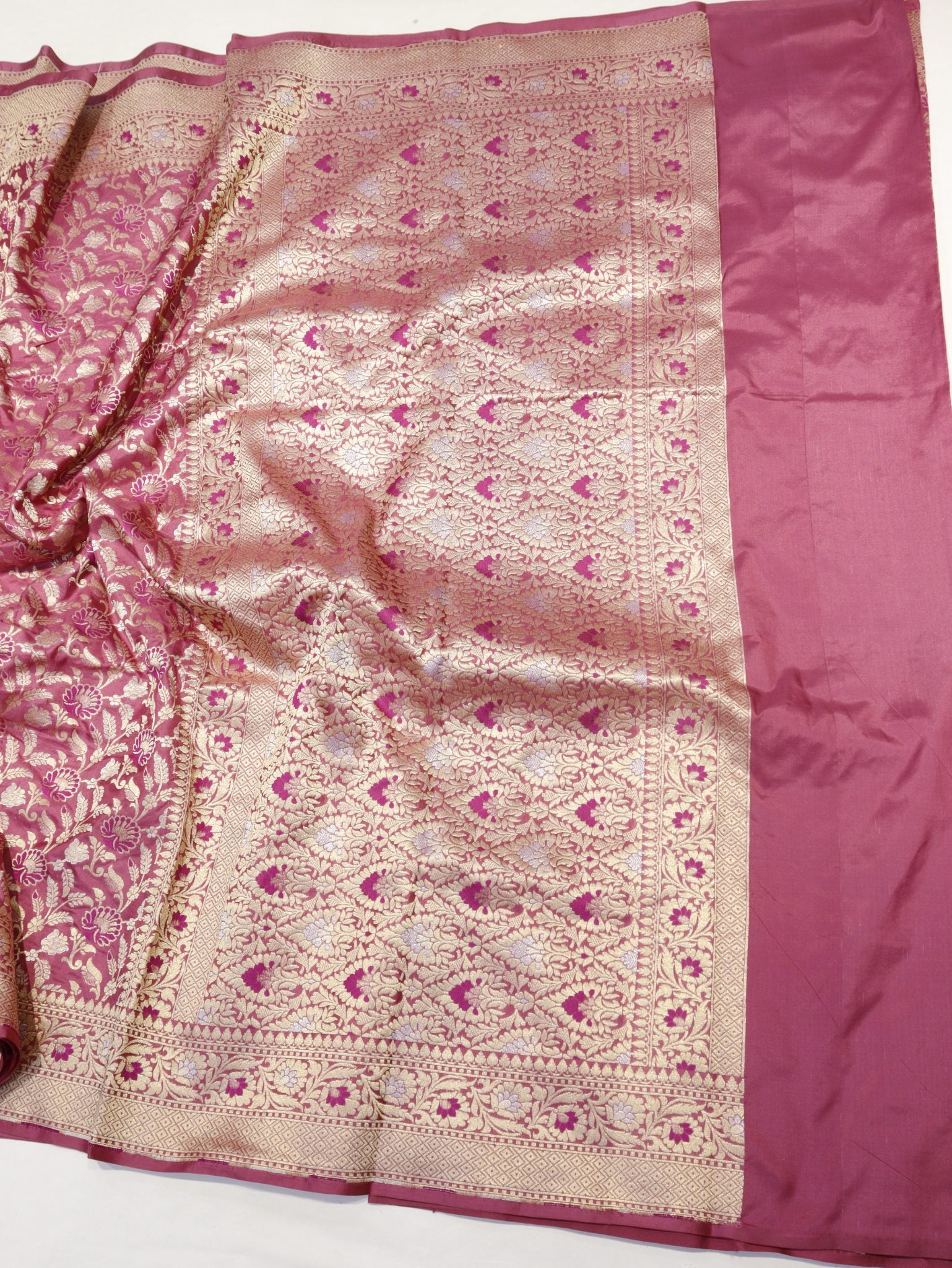 Onion Pink Katan Silk Banarasi saree full spread – Hikayat Banaras