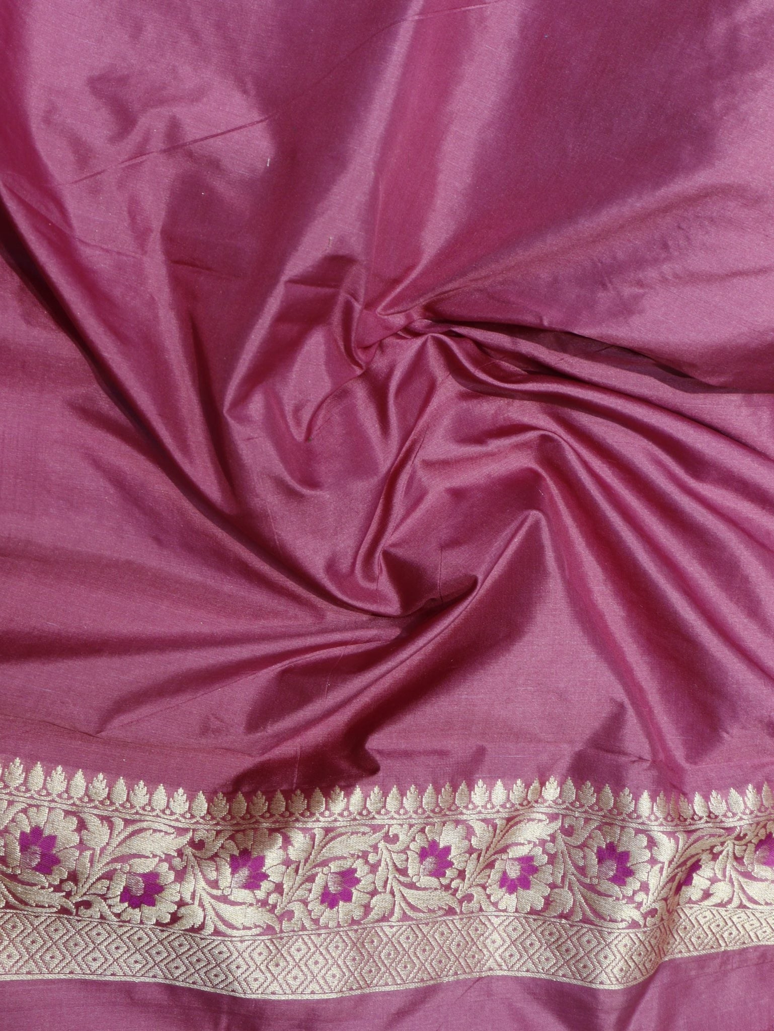 Onion Pink Katan Silk Banarasi saree texture detail – Hikayat Banaras
