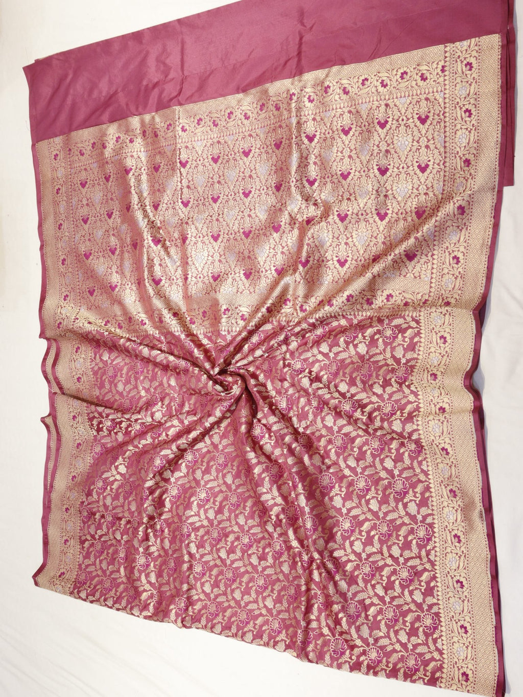 Onion Pink Katan Silk Banarasi saree zari work detail – Hikayat Banaras