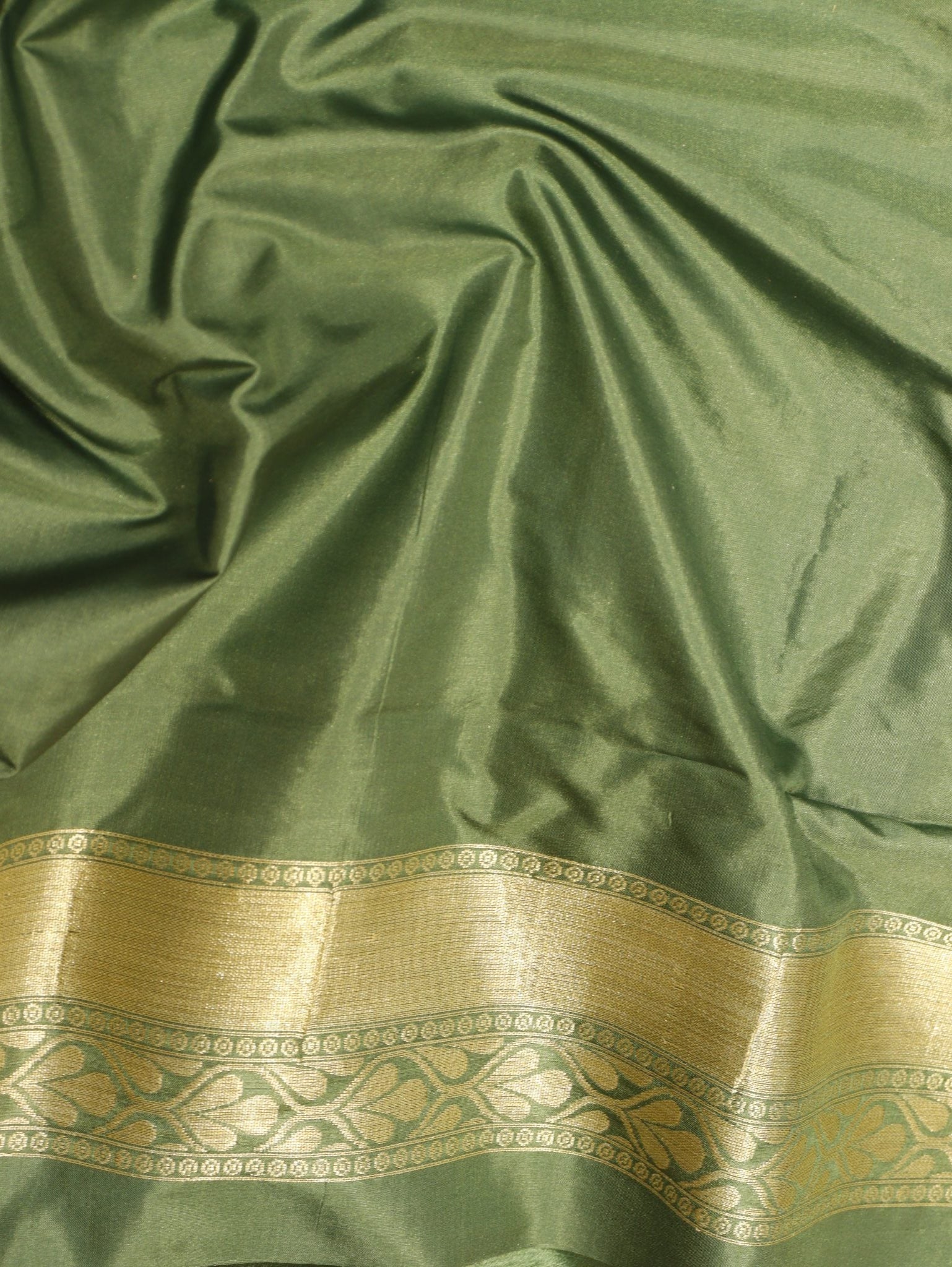 Bottle Green Katan Silk Banarasi saree zari work detail – Hikayat Banaras