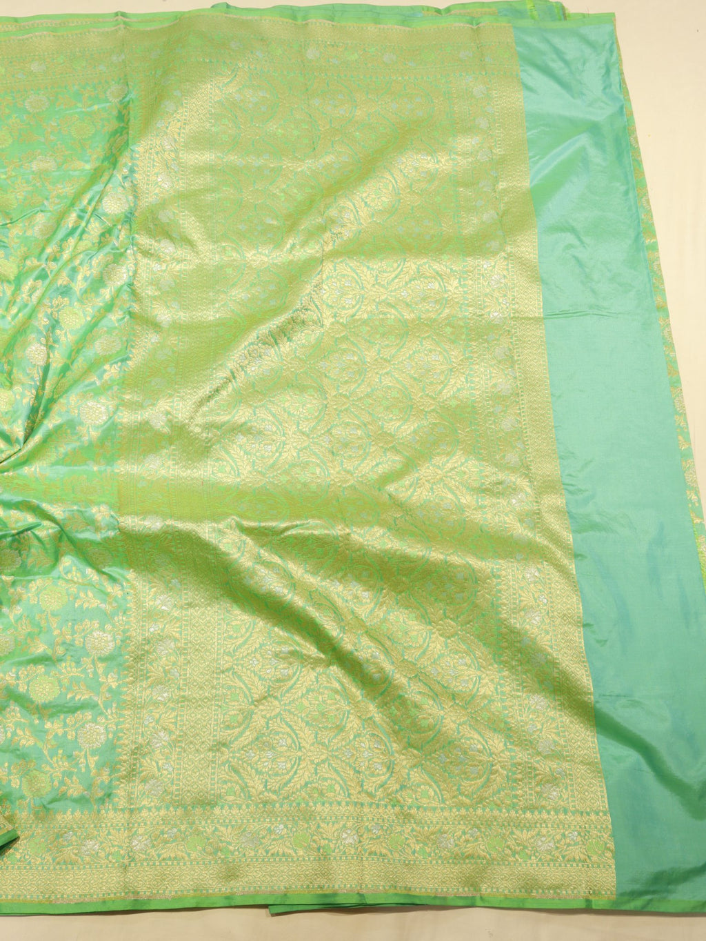 Green Katan Silk Banarasi saree full spread – Hikayat Banaras