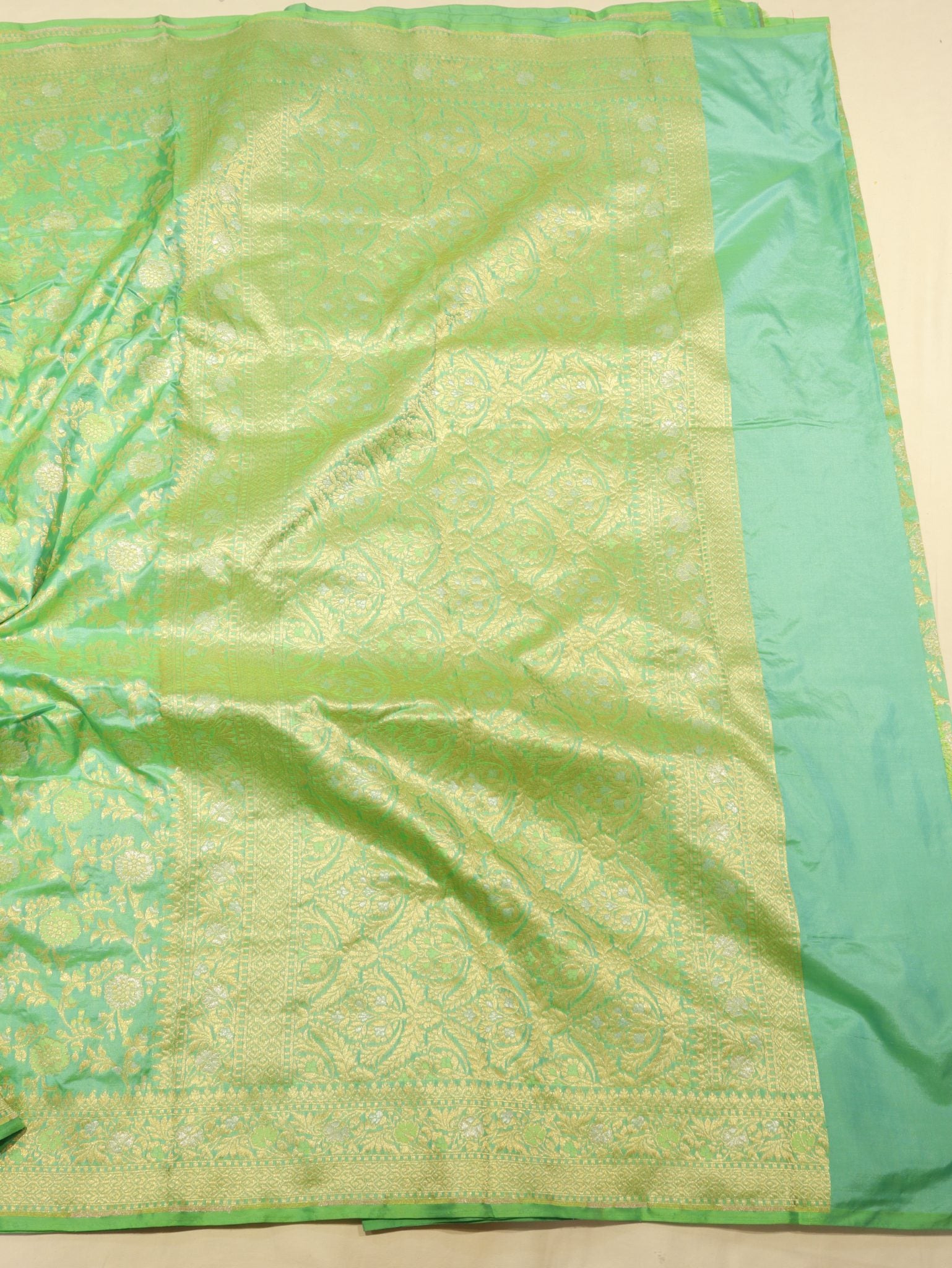 Green Katan Silk Banarasi saree full spread – Hikayat Banaras