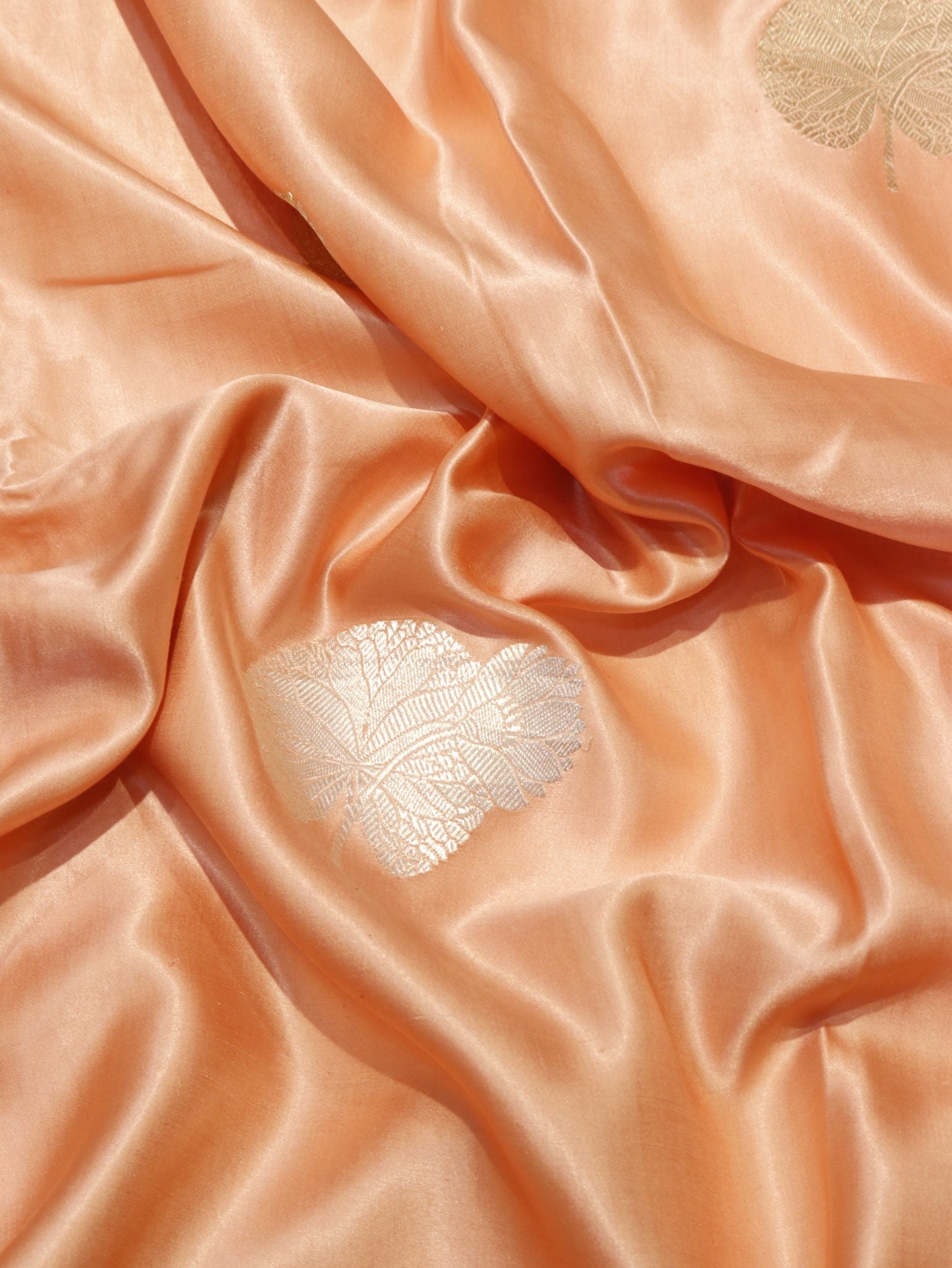 Peach Mashru Silk Saree Banarasi saree border closeup
