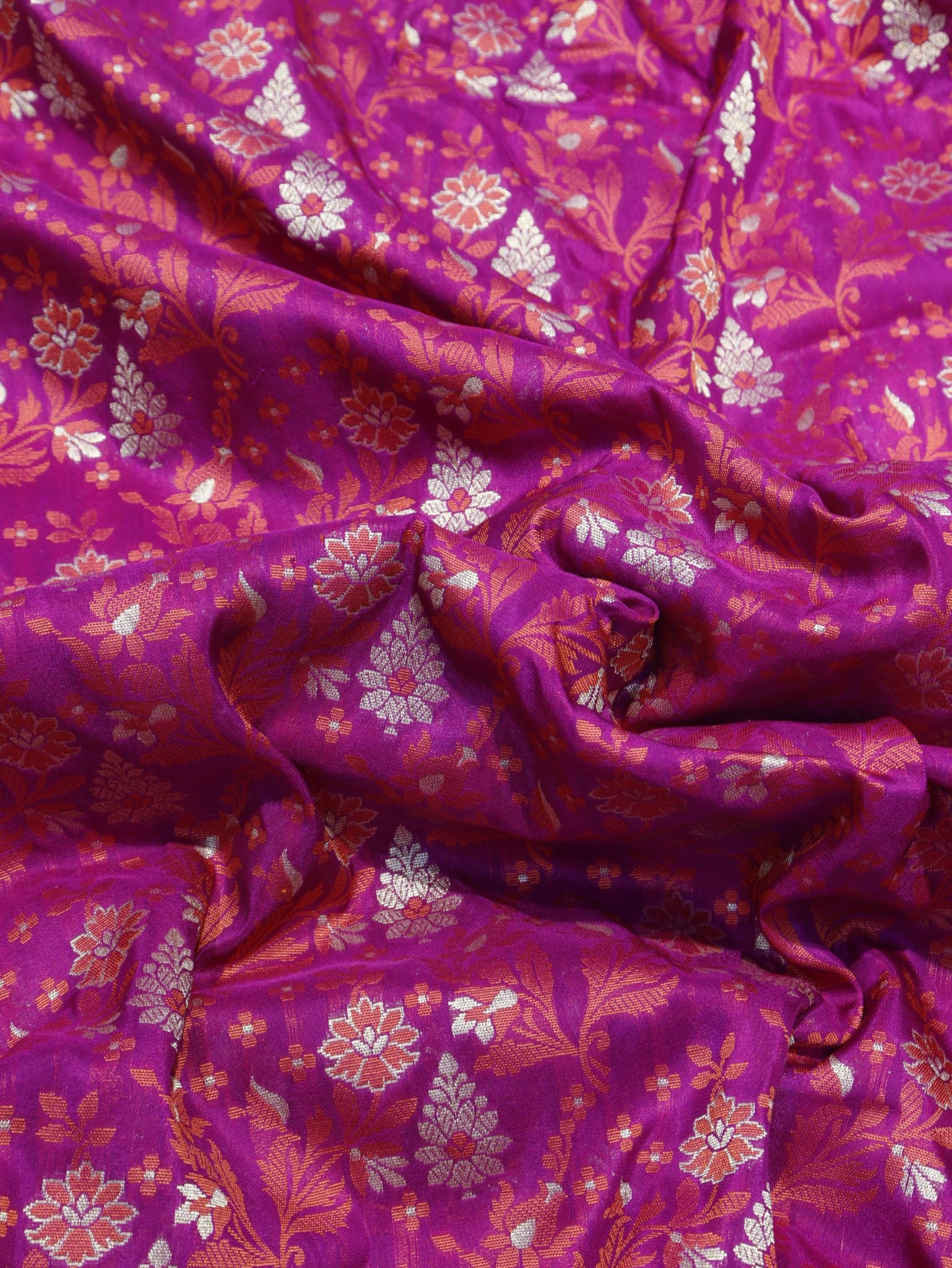 Magenta Pink Summer Silk Banarasi saree pallu detail