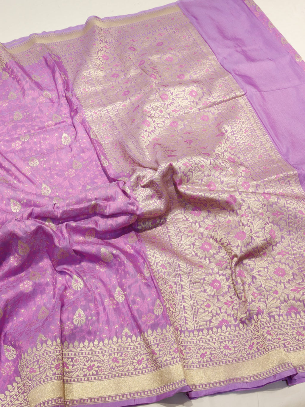 Lavender Summe Silk Banarasi saree pallu detail