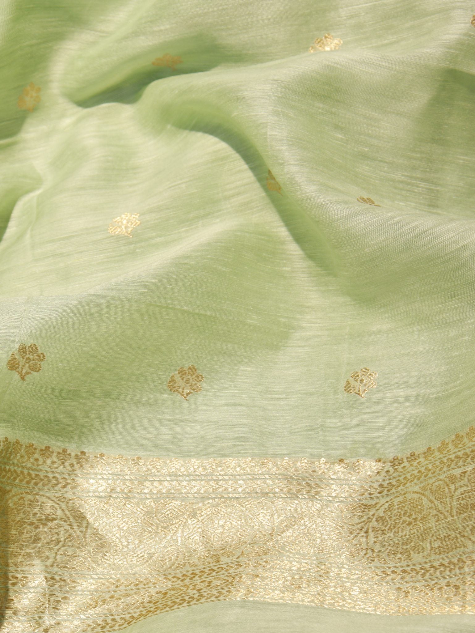 Green Linen Banarasi suit sleeve detail