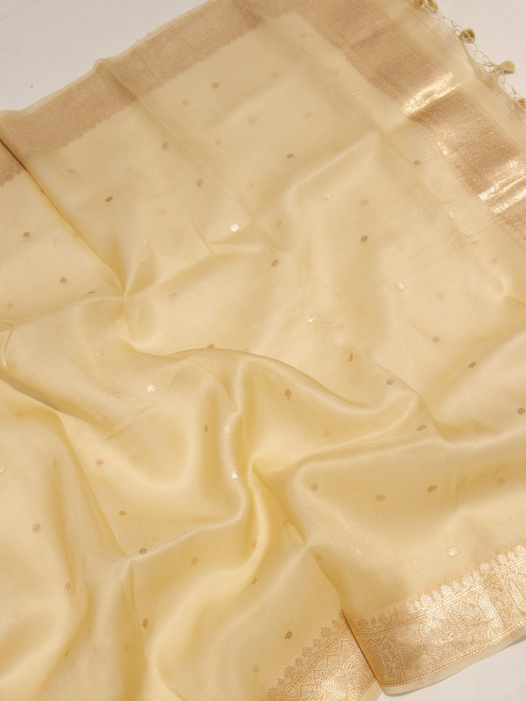 Cream Linen Banarasi suit neckline detail