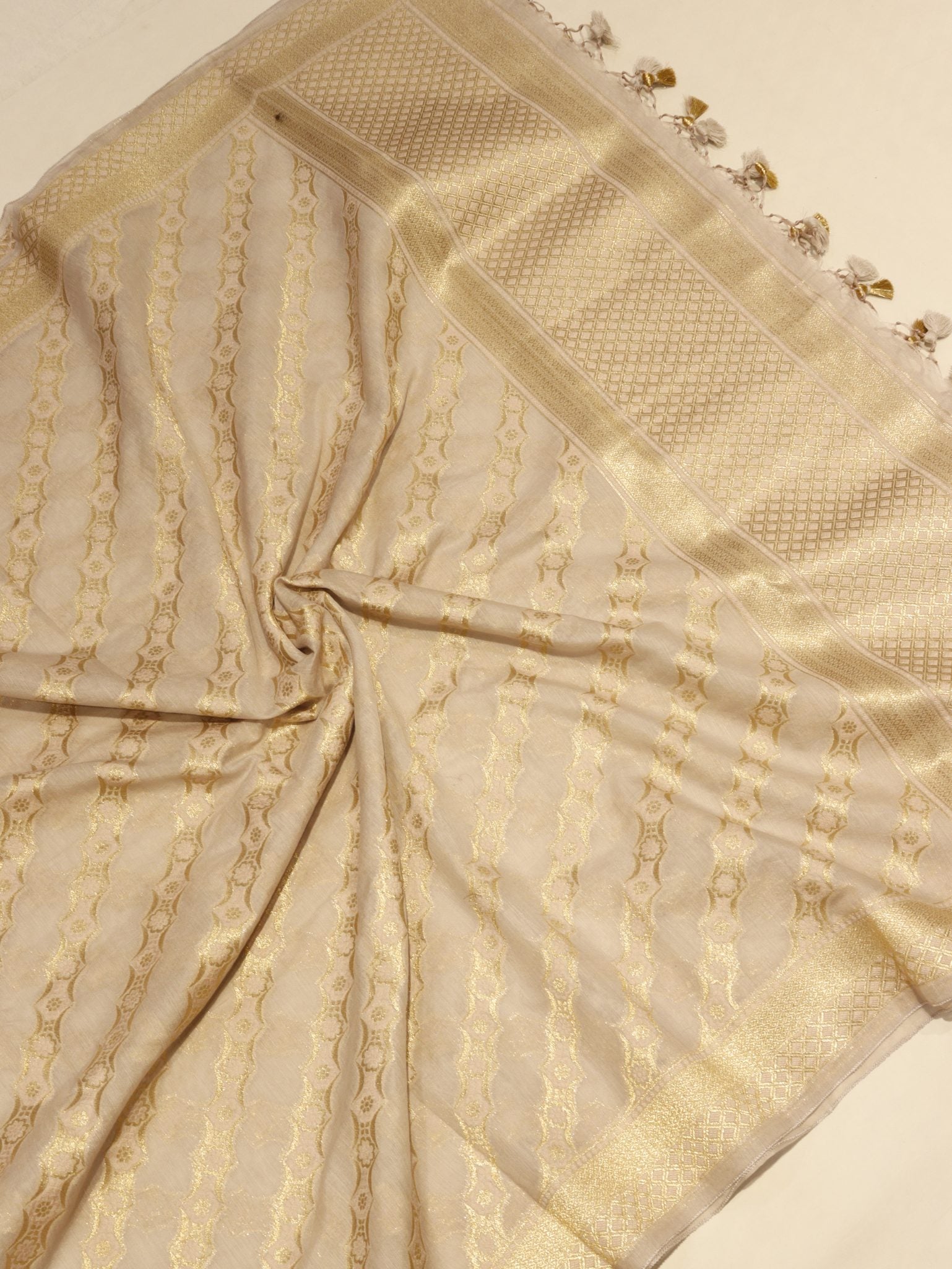 Beige Cotton Banarasi suit neckline detail