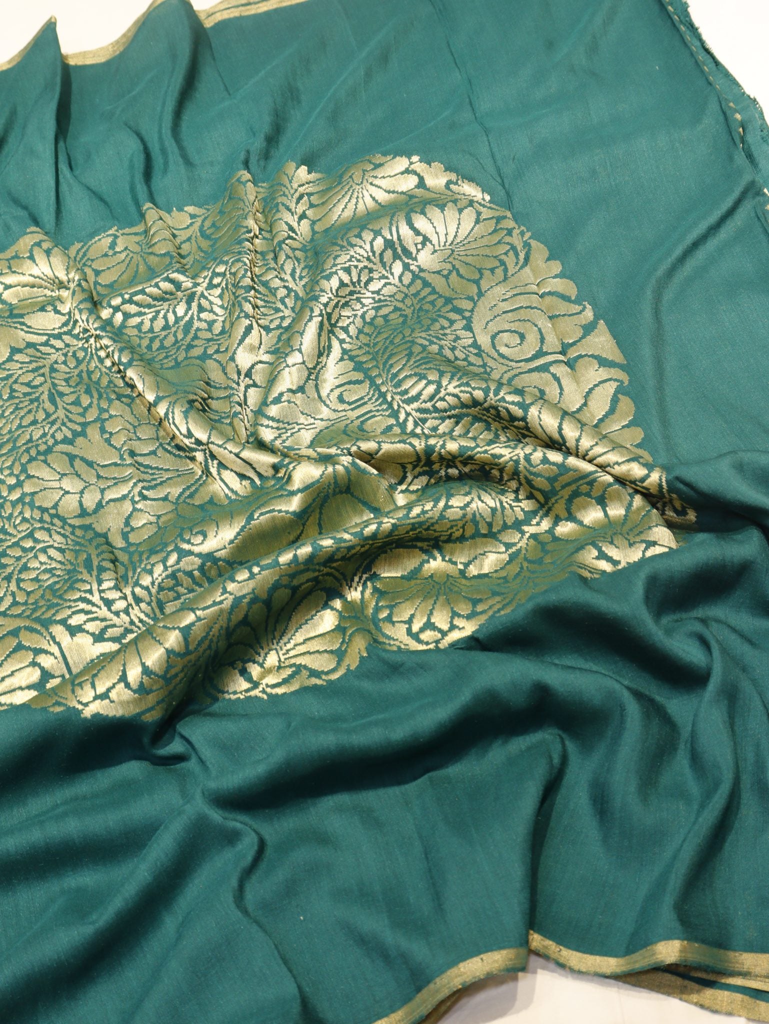 Bottle Green Moonga Silk Banarasi saree pallu detail