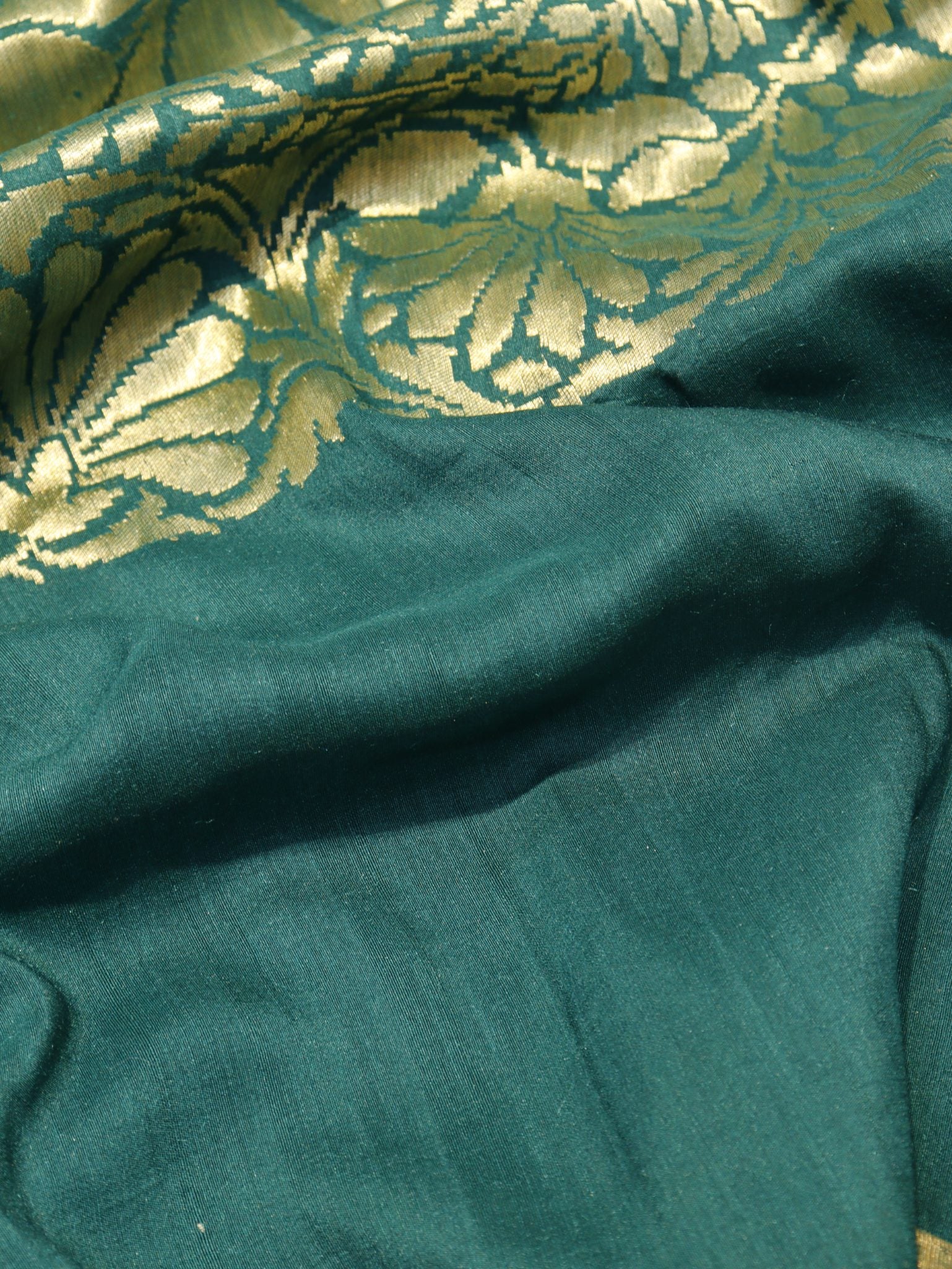 Bottle Green Moonga Silk Banarasi saree full spread
