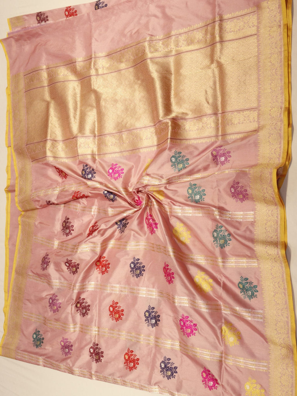 Soft Pink Katan Silk Banarasi saree border closeup
